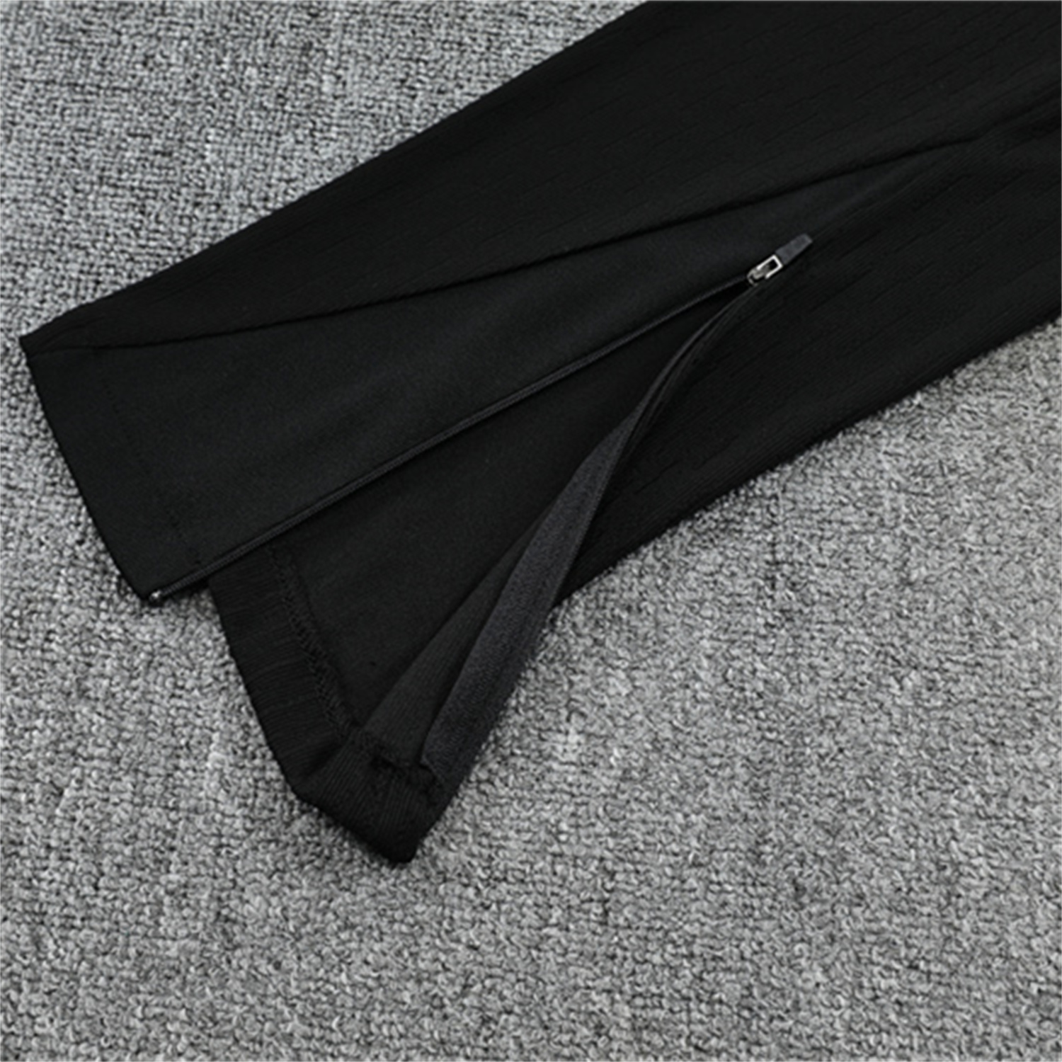 AlphaJersey-Barcelona 25-26 Long Sleeve Training Set - Grey Top & Black Pants