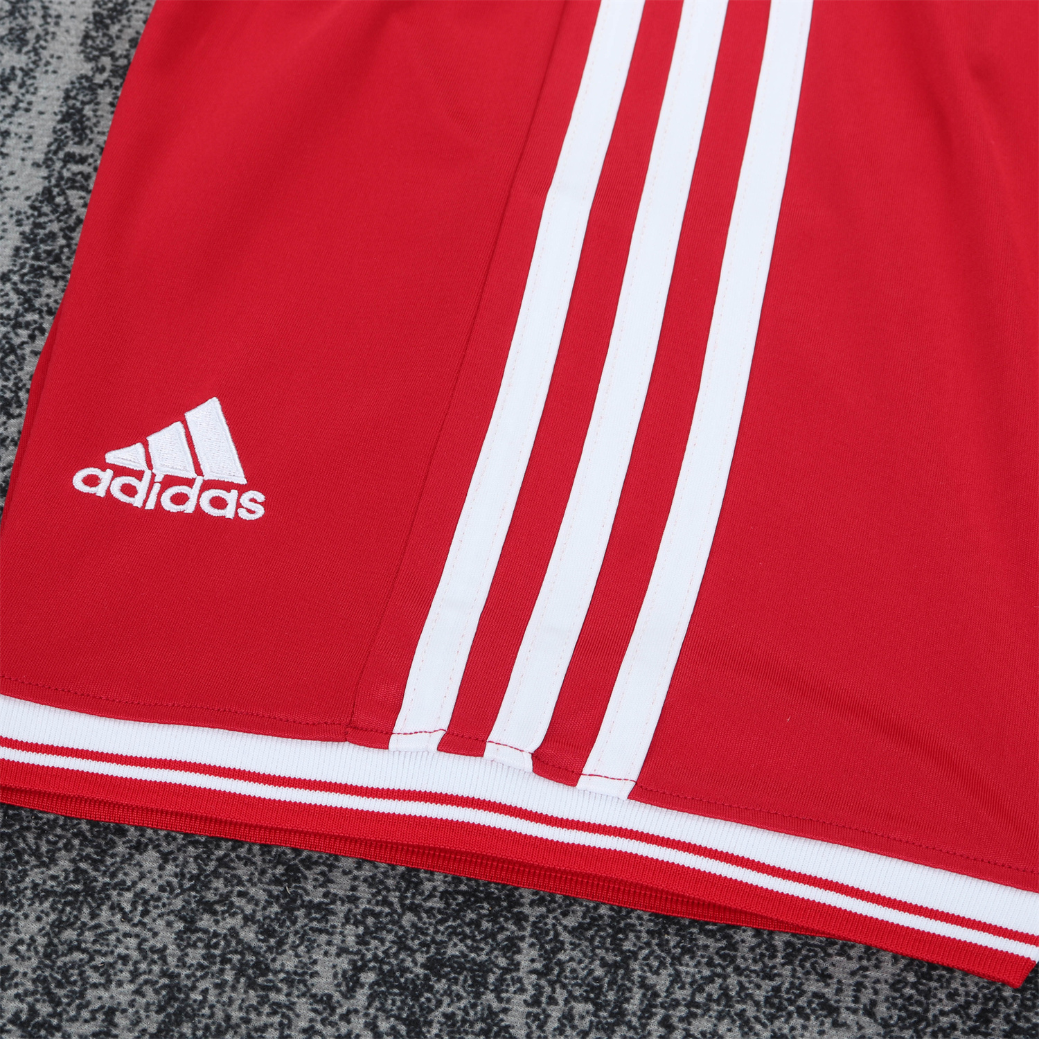 AlphaJersey-Retro Bayern Munich 2013-14 Home Kids Kit