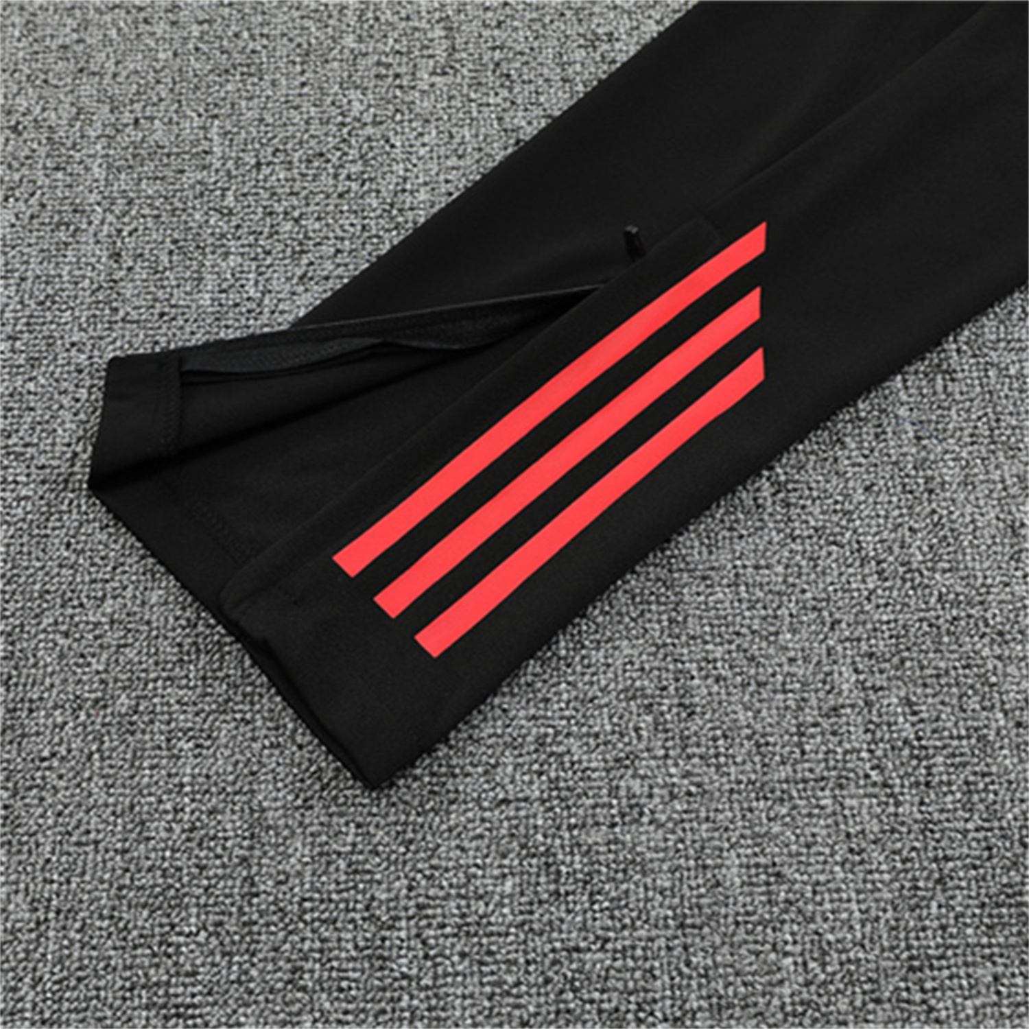 AlphaJersey-Liver.pool 25-26 Kids Long Sleeve Training Set - Red Camouflage Top & Blsck Pants