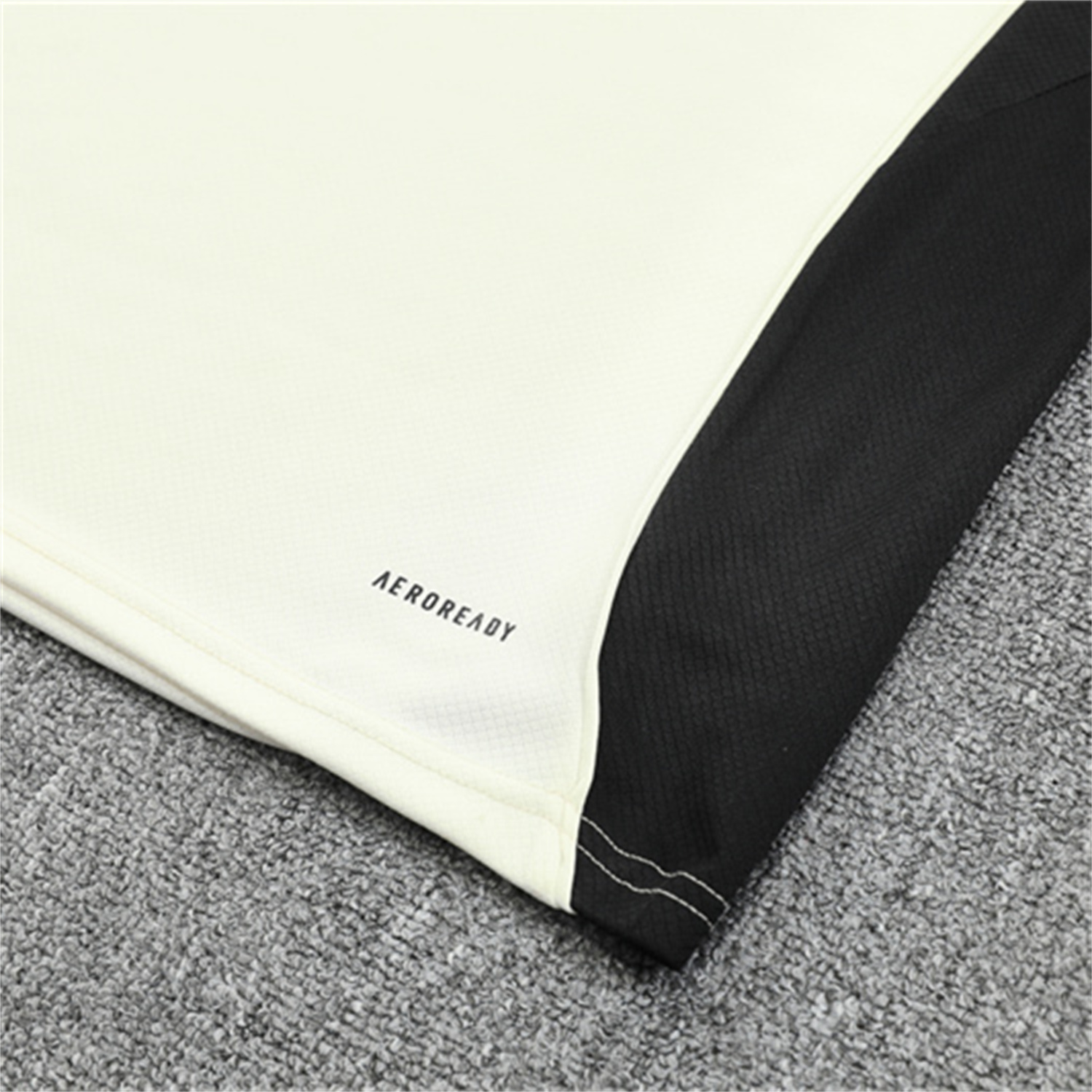 AlphaJersey-Liver.pool 25-26 Kids Short-Sleeve Training Set Off White Top & Black Shorts