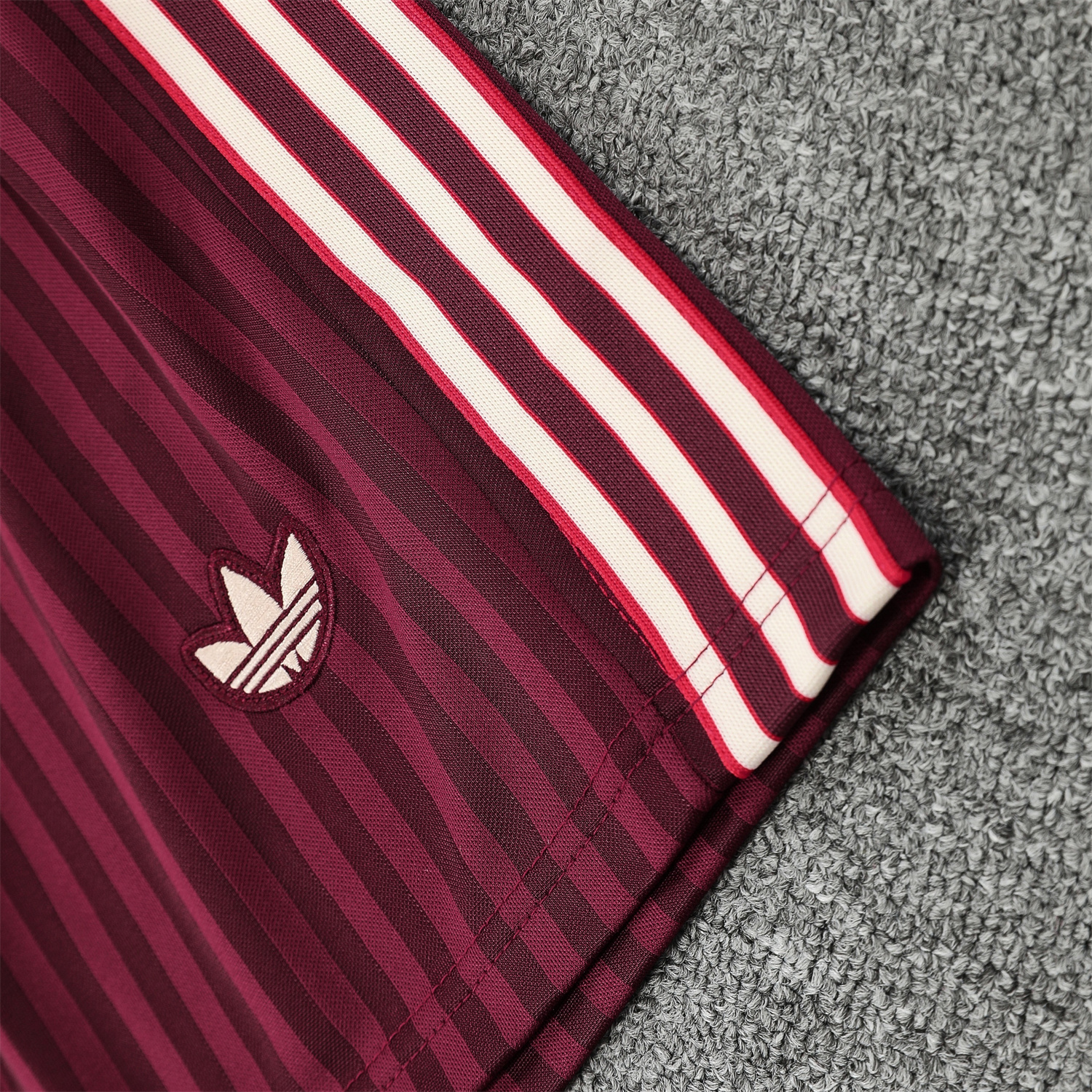 AlphaJersey-Bayern Munich 25-26 Vest Training Set - Wine Red Lines Vest & Wine Red Lines Shorts