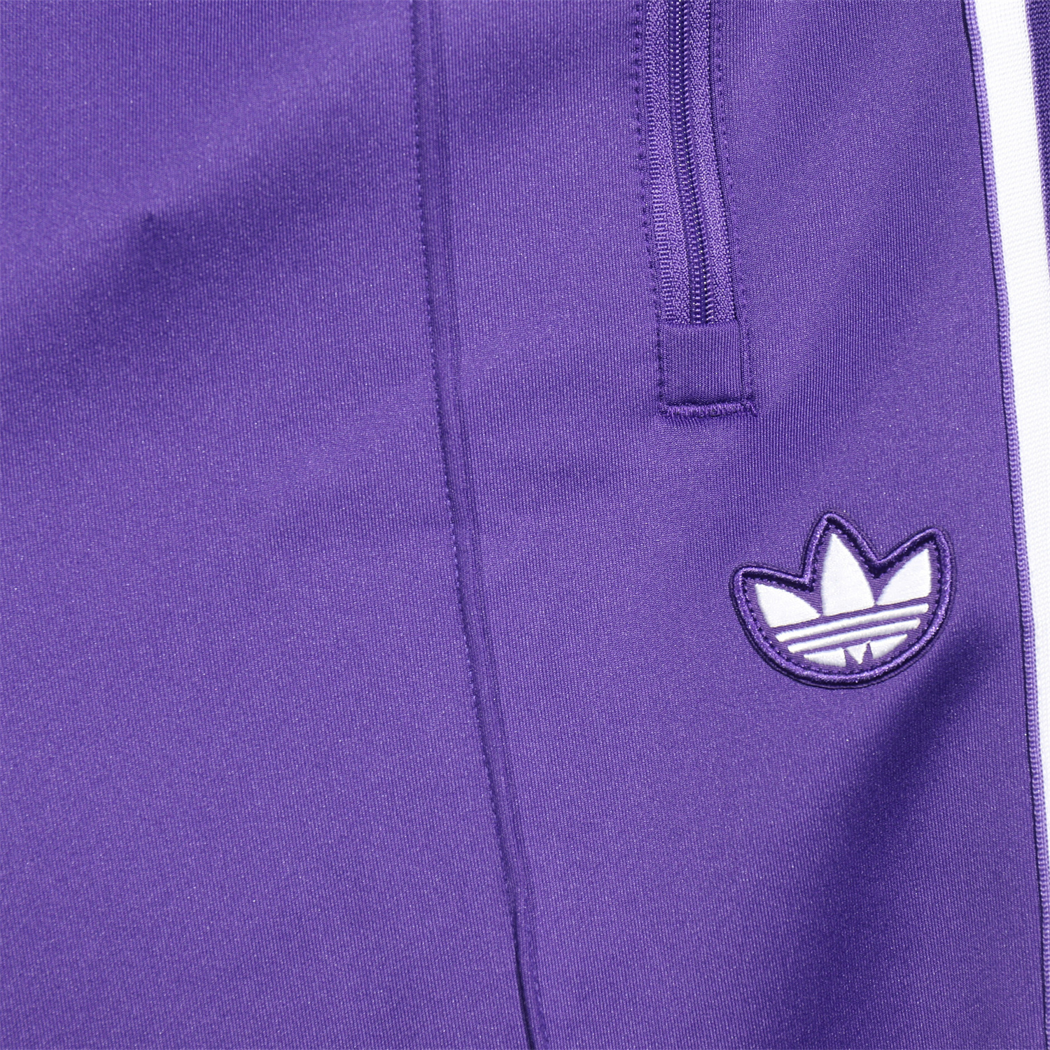 AlphaJersey-Real Madrid 25-26 White Lines Training Set - Purple Top and Purple Pants