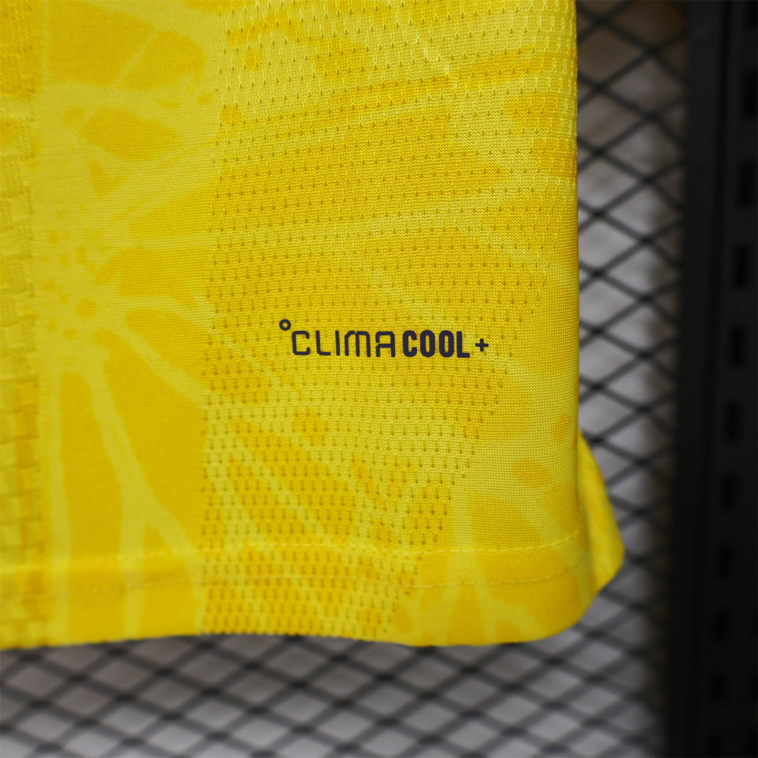 AlphaJersey-Women's Colombia 2026 Home Cropped Jersey - Player Version