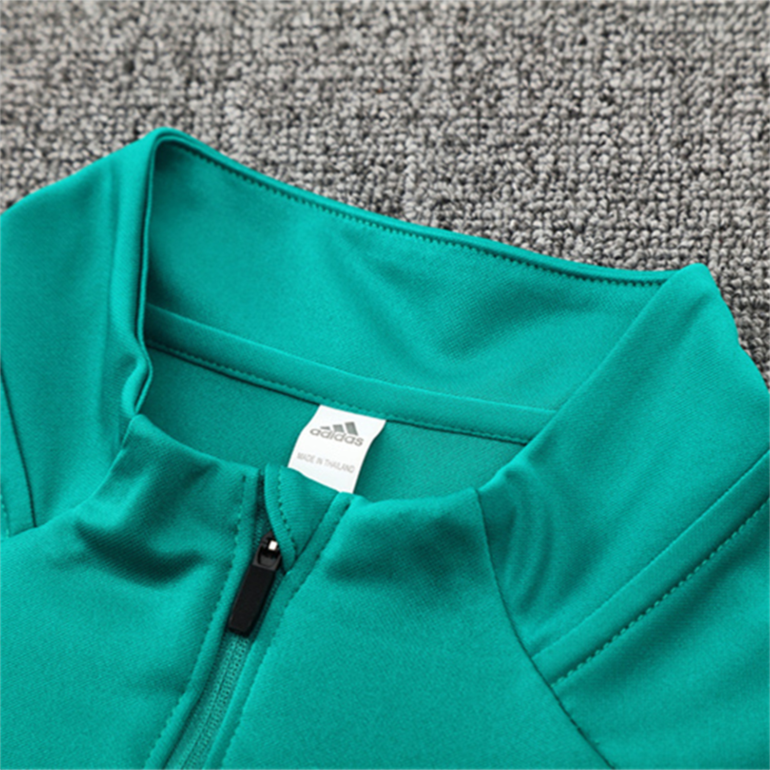 AlphaJersey-Liver.pool 25-26 Kids Long Sleeve Training Set - Green Top & Black Pants