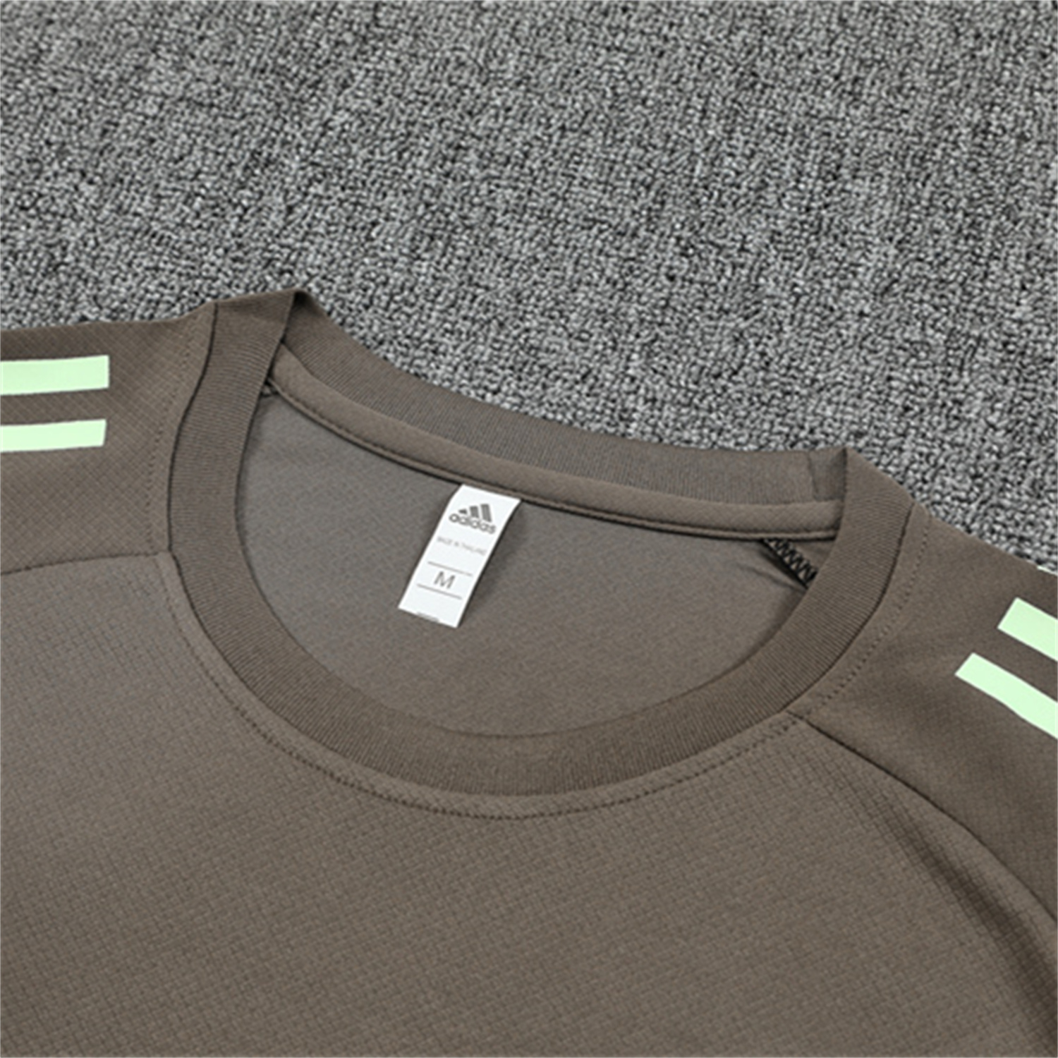 AlphaJersey-Real Madrid 25-26 Short-Sleeve Training Set - Dark Khaki Top and Shorts