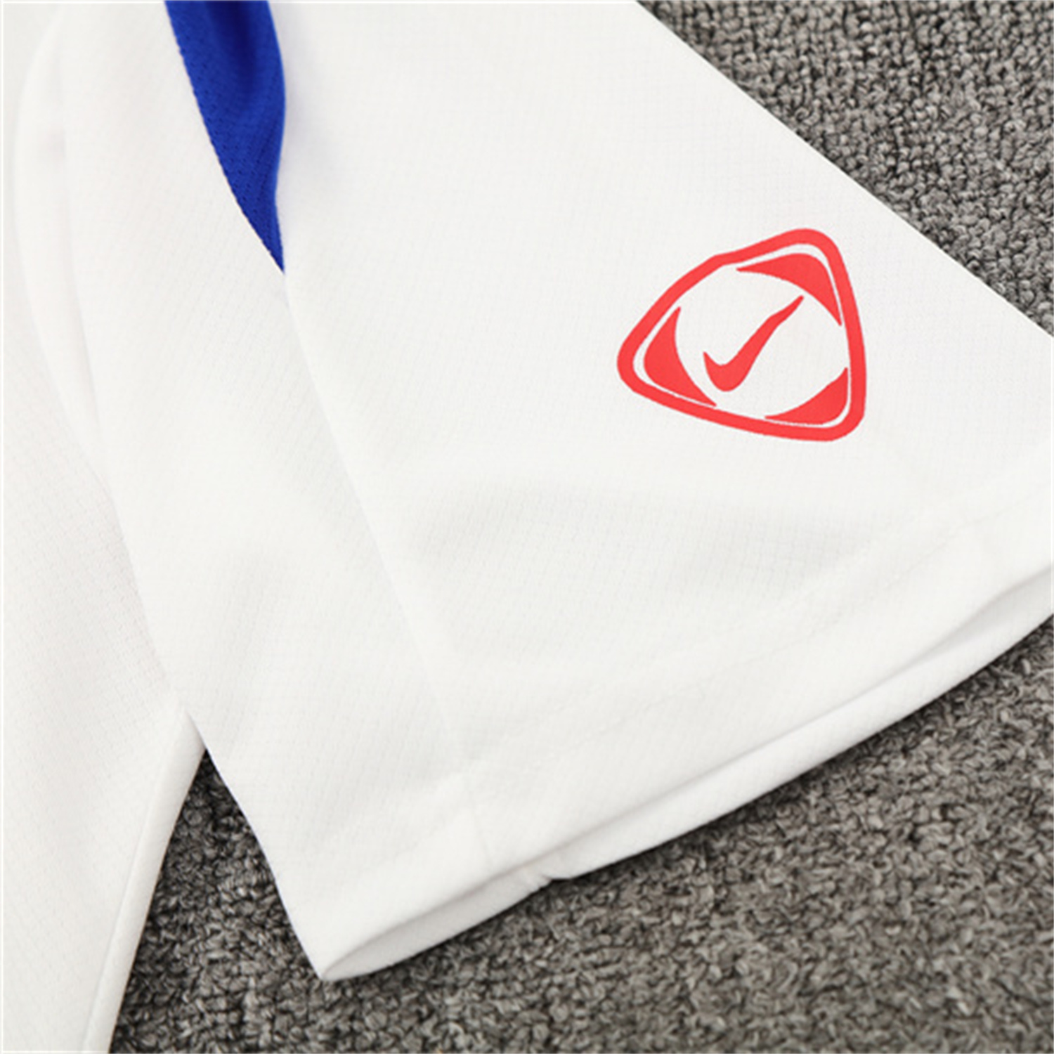 AlphaJersey-Paris Saint-Germain PSG 25-26 Short-Sleeve Training Set - White Top & Black Shorts