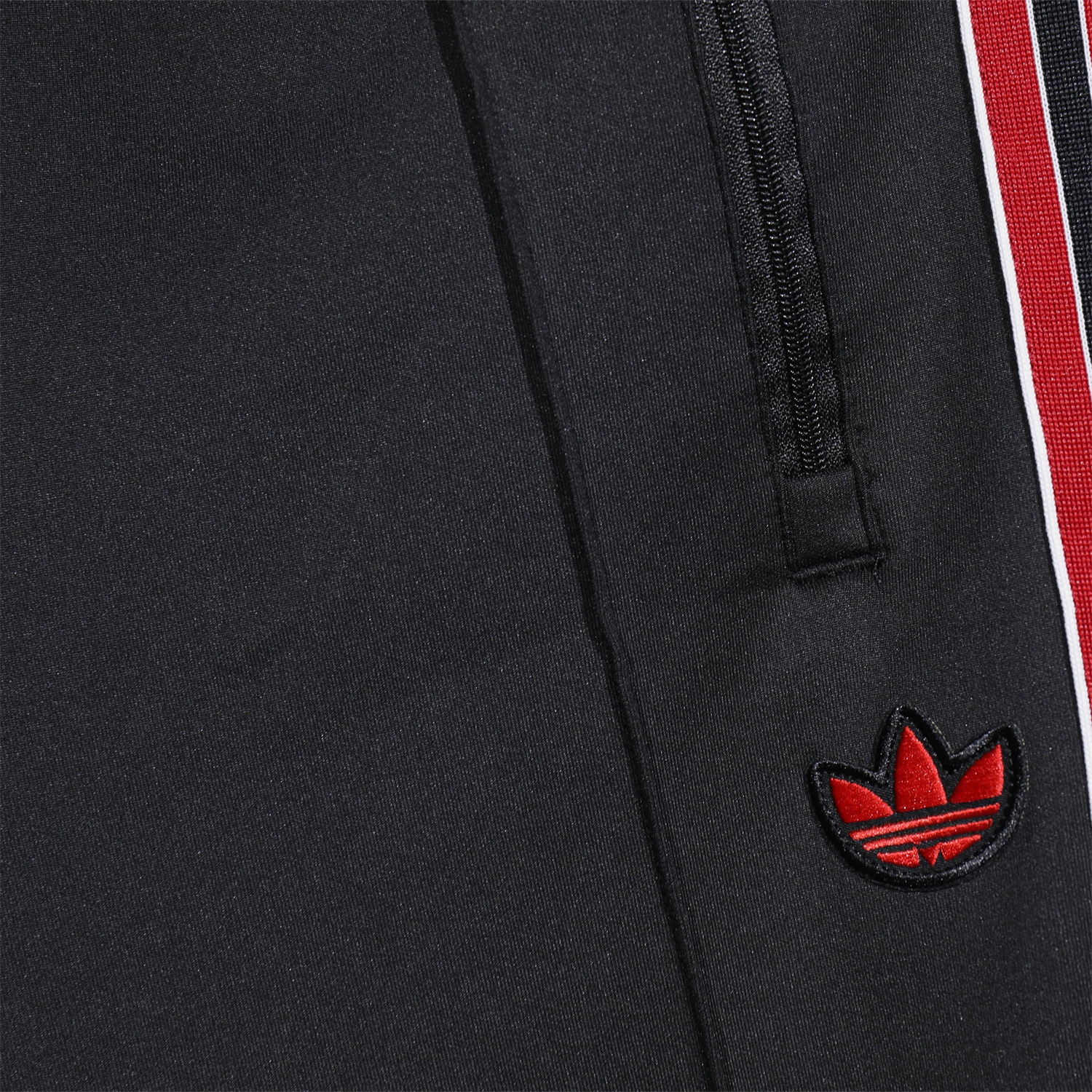 AlphaJersey-Manchester United 25-26 Red Lines Training Set - Black Top and Black Pants