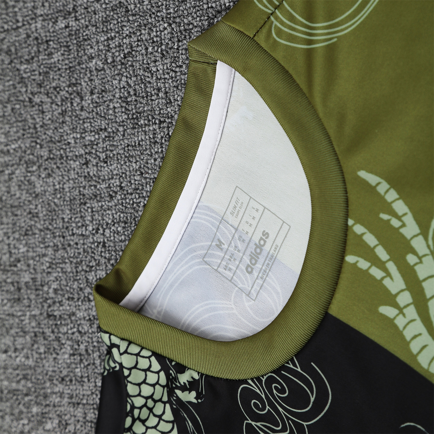 AlphaJersey-Real Madrid 25-26 Vest Training Set - Green-Black Dragon Vest & Black-White Shorts