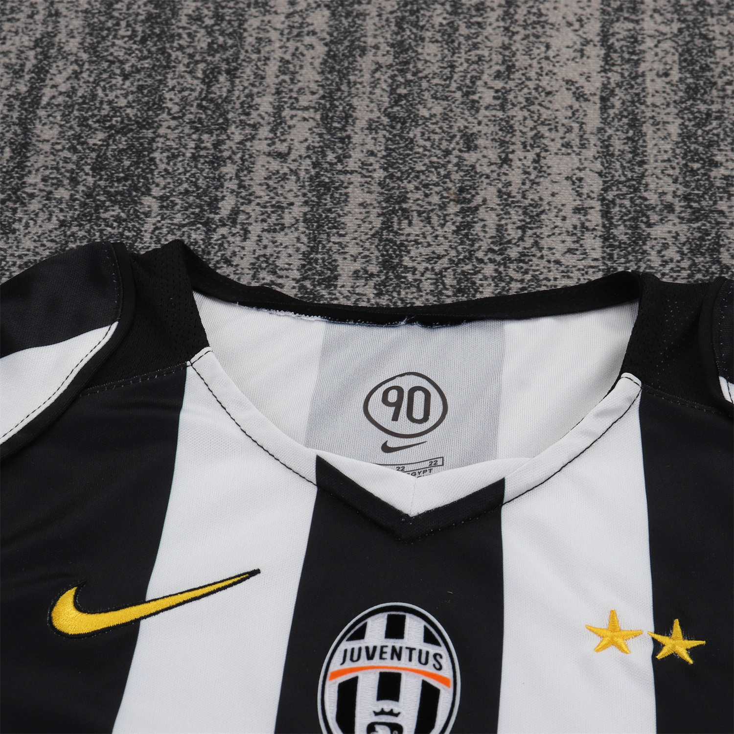 AlphaJersey-Retro Juventus 2004-05 Home Kids Kit