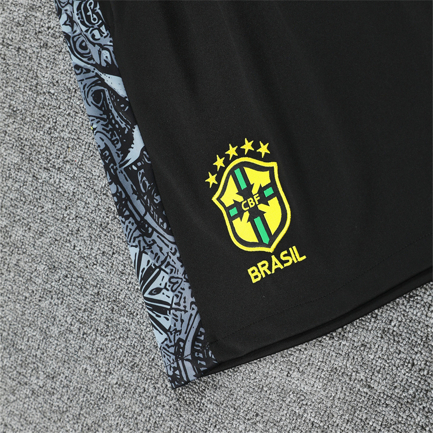 AlphaJersey-Brazil 25-26 White Jesus Statue Short-Sleeve Training Set - White Top & Black Shorts