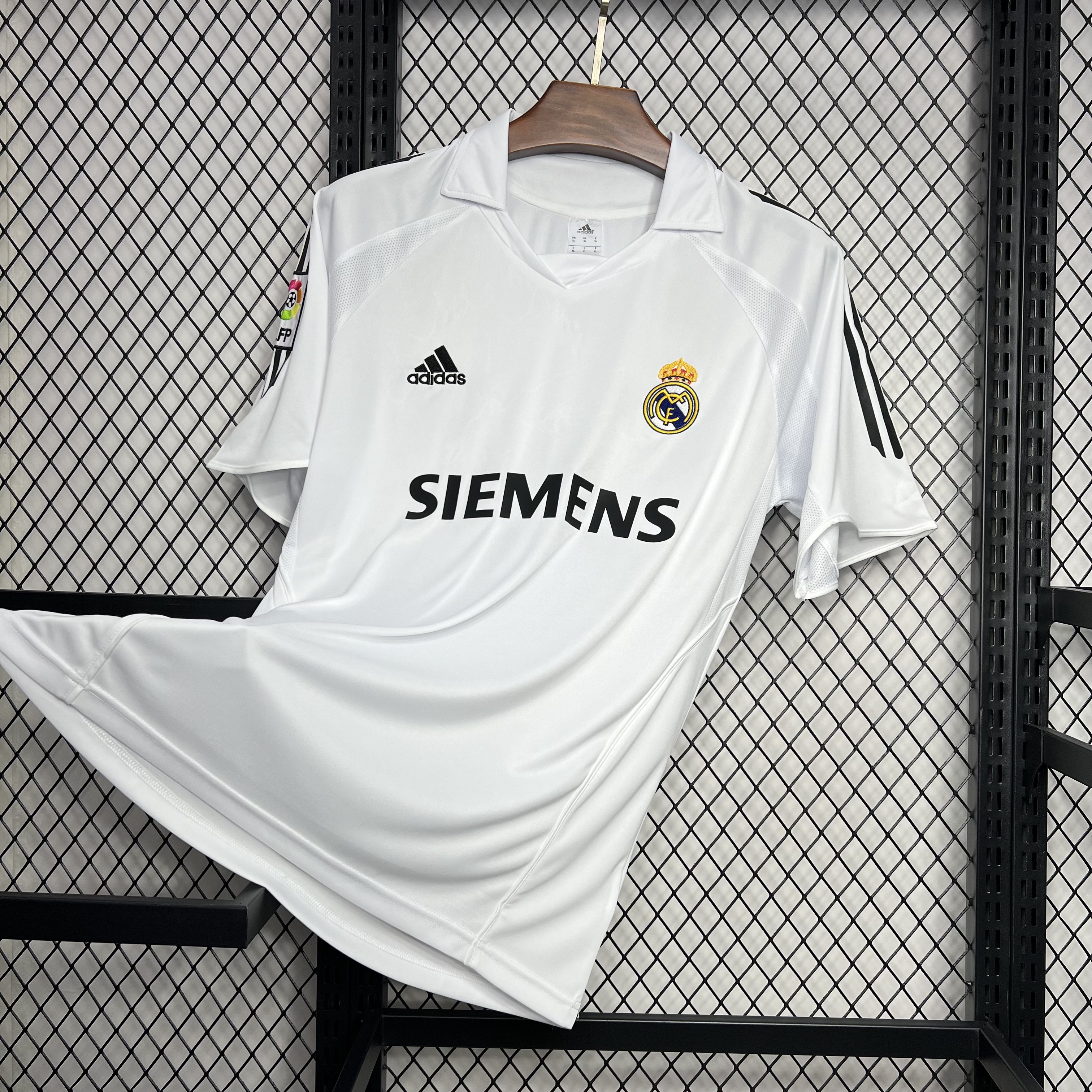 AlphaJersey-Retro Real Madrid 05-06 Home Stadium Jersey