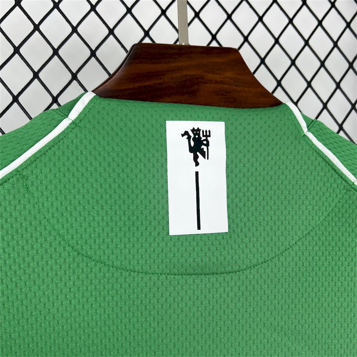 AlphaJersey-Retro Manchester United 2007-08 Green Goalkeeper Long Sleeves Jersey