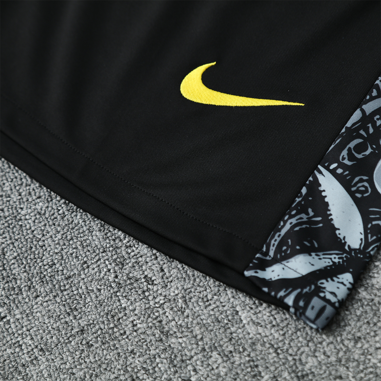 AlphaJersey-Brazil 25-26 Gray Jesus Statue Vest Training Set - Gray Vest & Black Shorts