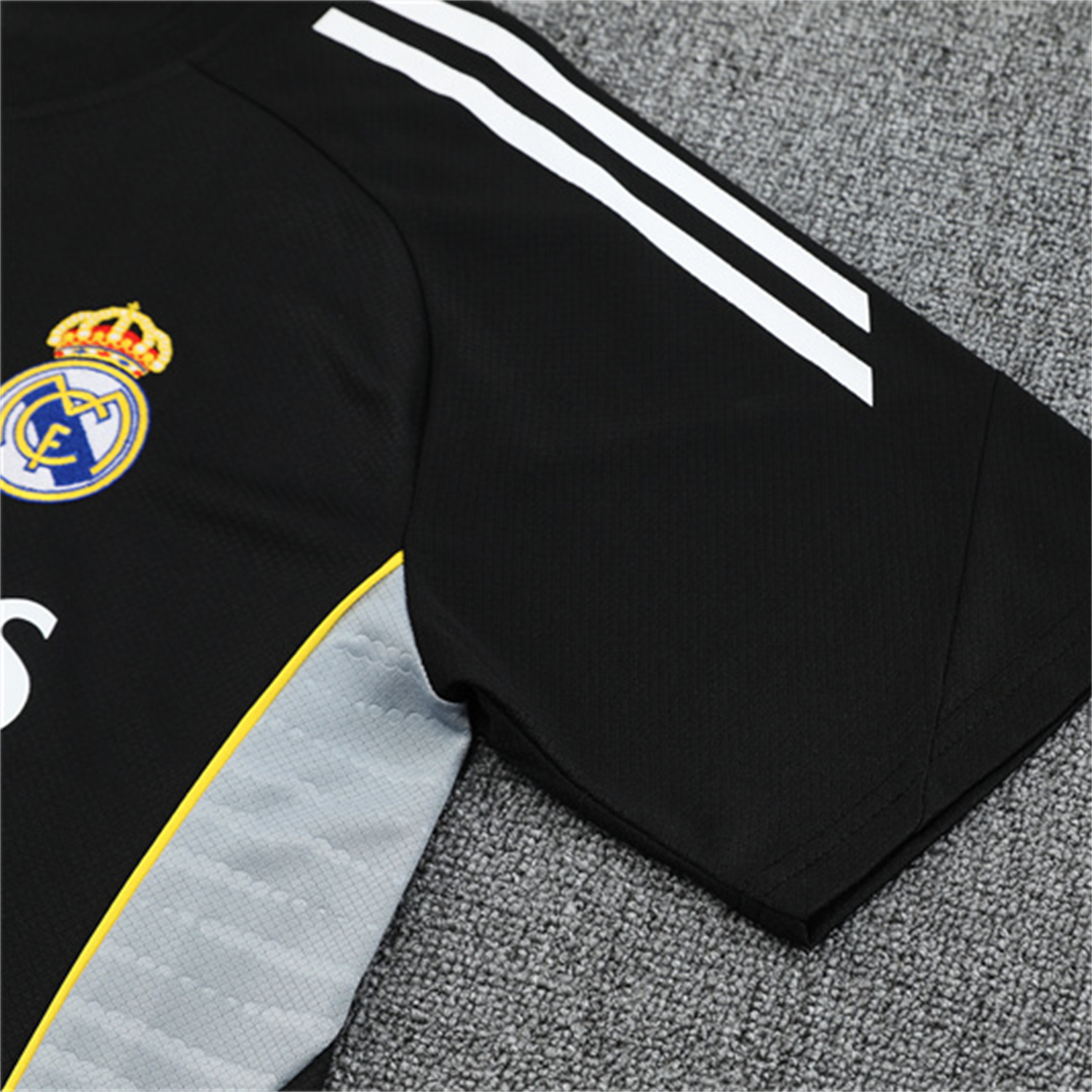 AlphaJersey-Real Madrid 25-26 Kids Short-Sleeve Training Set - Yellow Line Black Top and Black Shorts