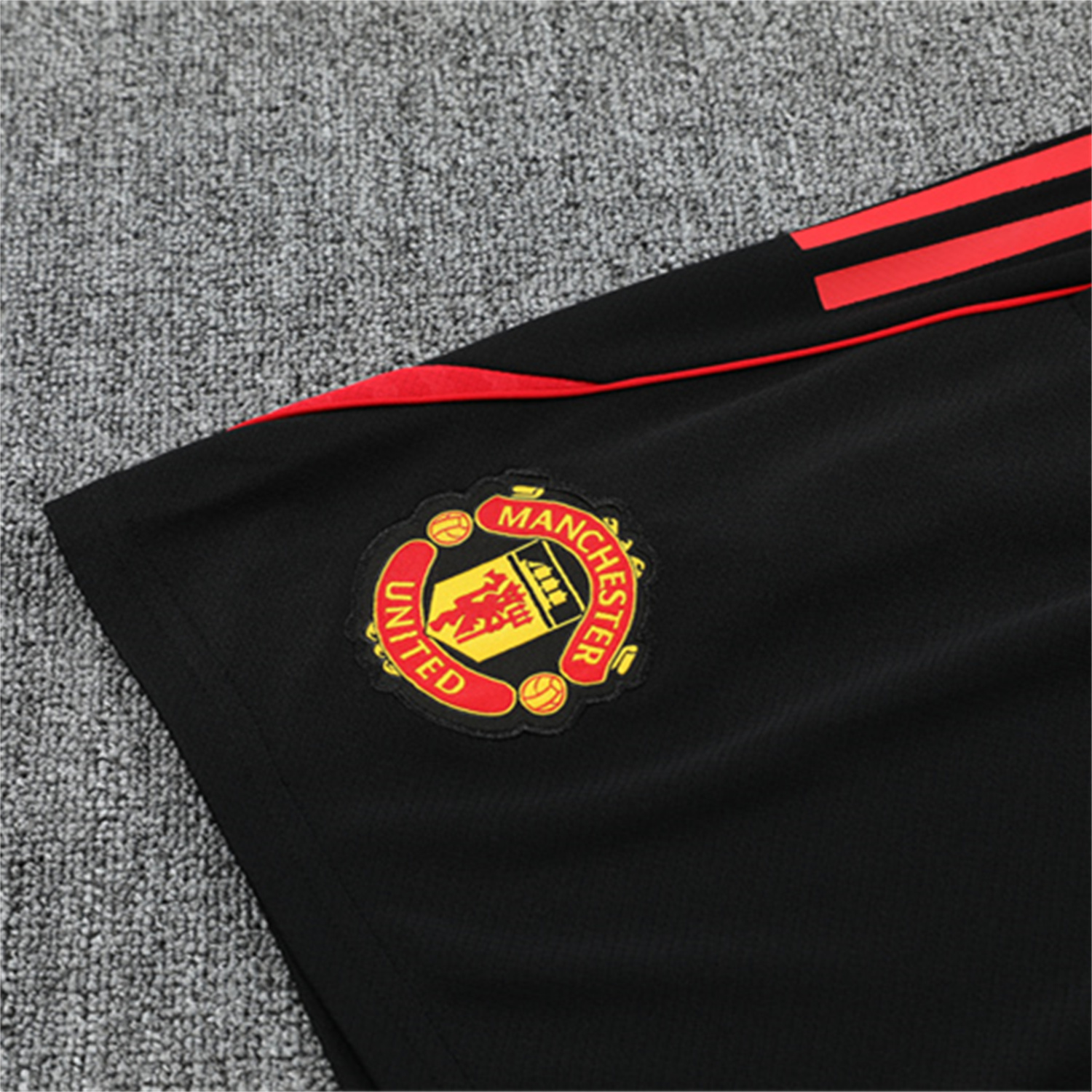 AlphaJersey-Manchester United 25-26 Short-Sleeve Training Set - Red Top & Black Shorts