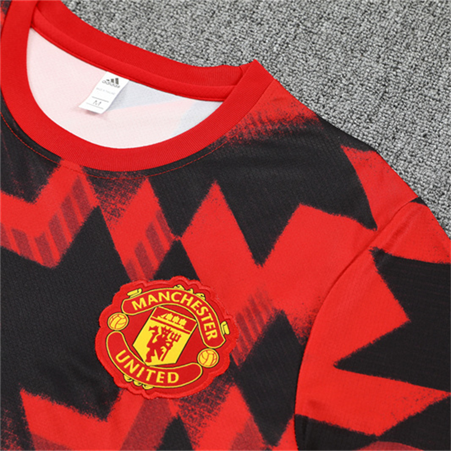 AlphaJersey-Manchester United 25-26 Short-Sleeve Training Set - Red Camouflage Top & Black Shorts
