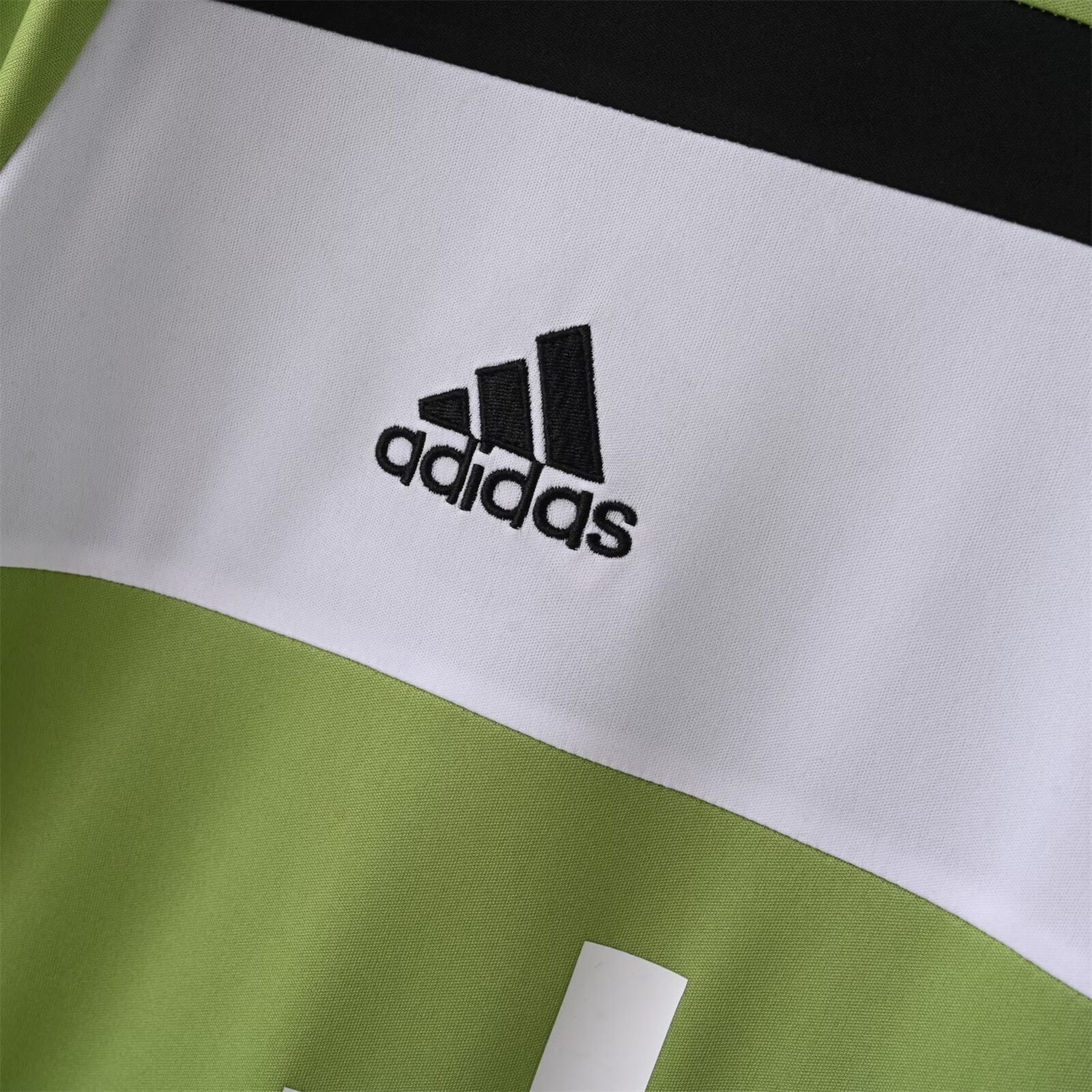 AlphaJersey-Retro Juventus 2017-18 Third Jersey