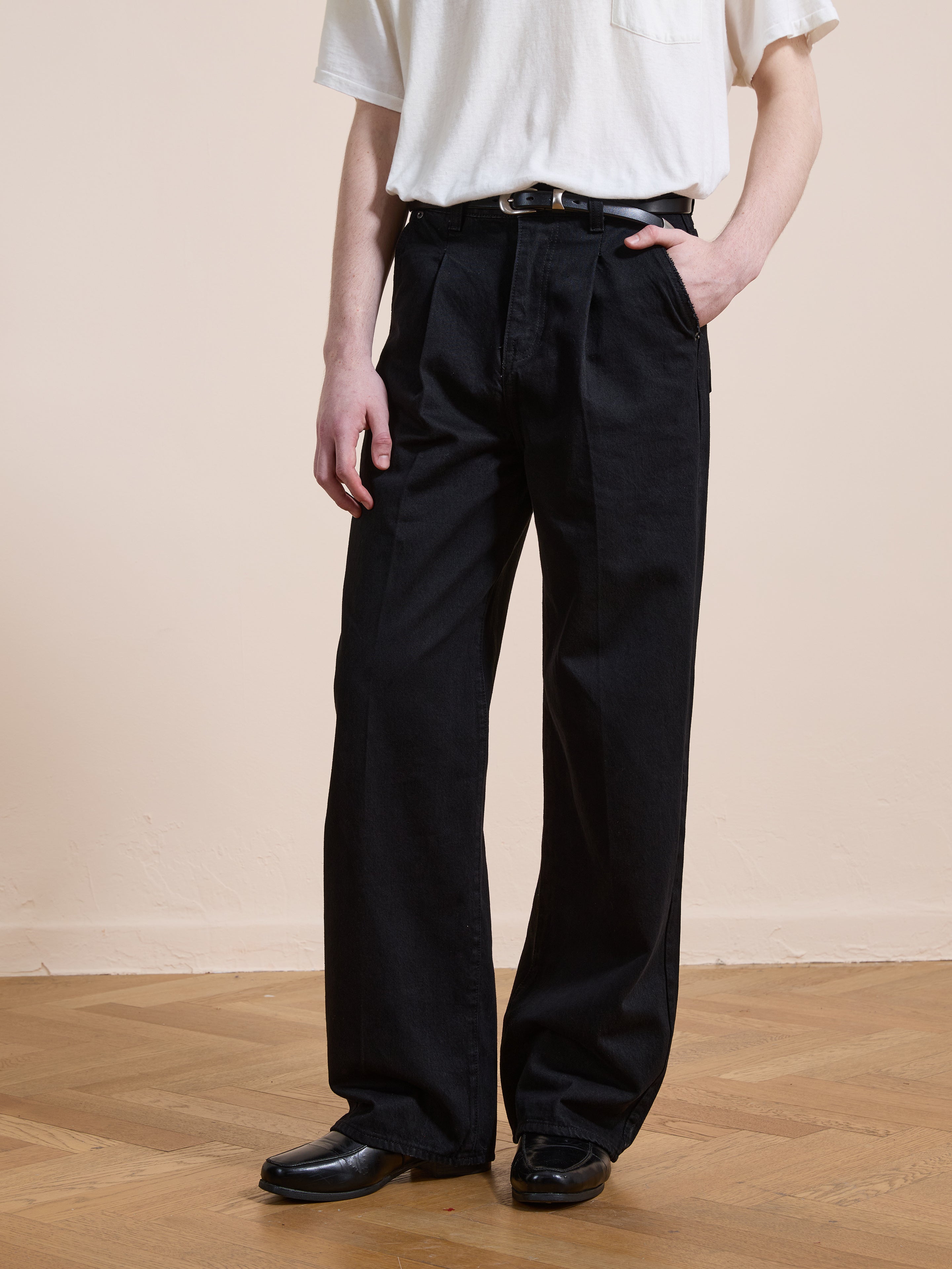 Pleated Relaxed Fit Jeans | Modern Menswear by yycbvcnbmmnbm