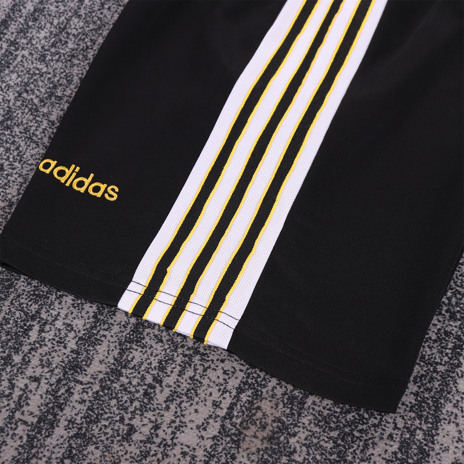 AlphaJersey-Retro Newcastle United 1997-99 Home Kids Kit