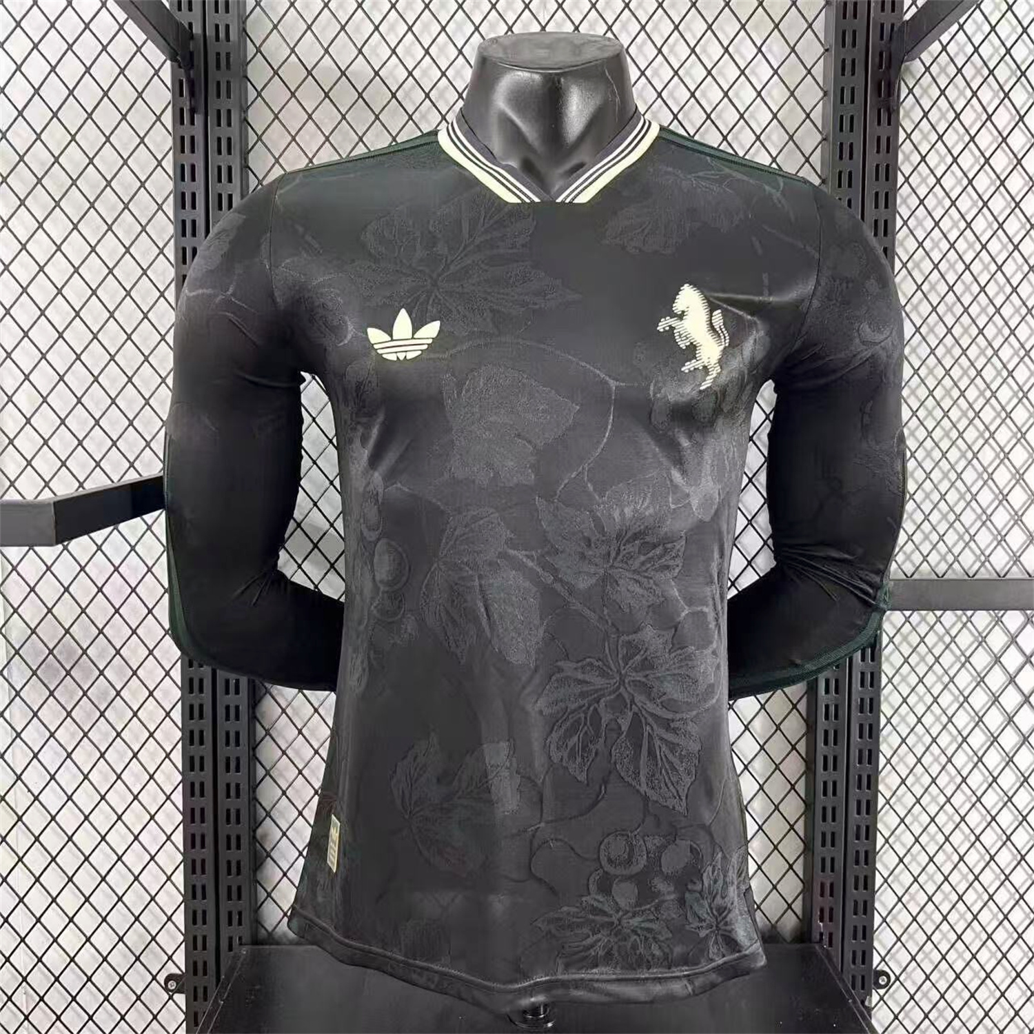 AlphaJersey-Juventus 25-26 Third Black Unsponsored Long Sleeves Jersey - Player Version