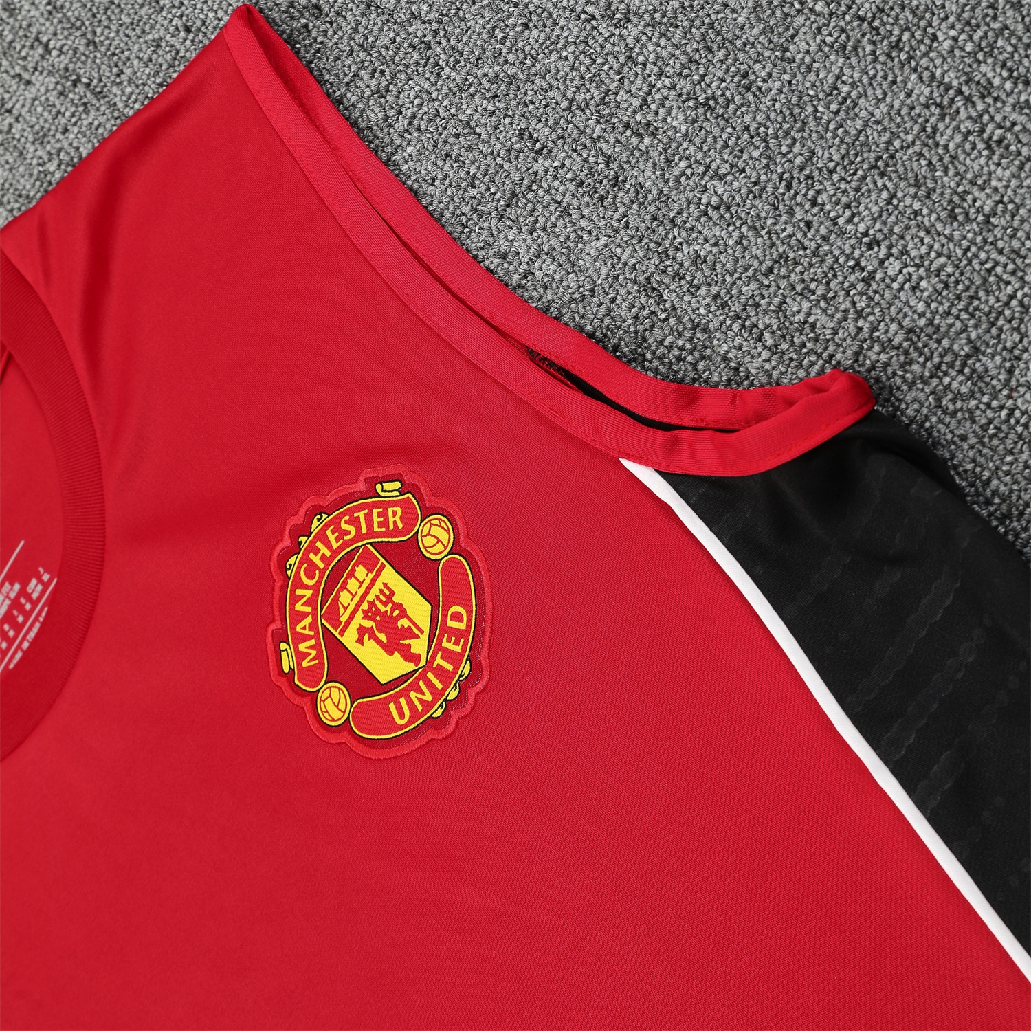 AlphaJersey-Manchester United 25-26 Vest Training Set - Pure Red Vest & Black Shorts