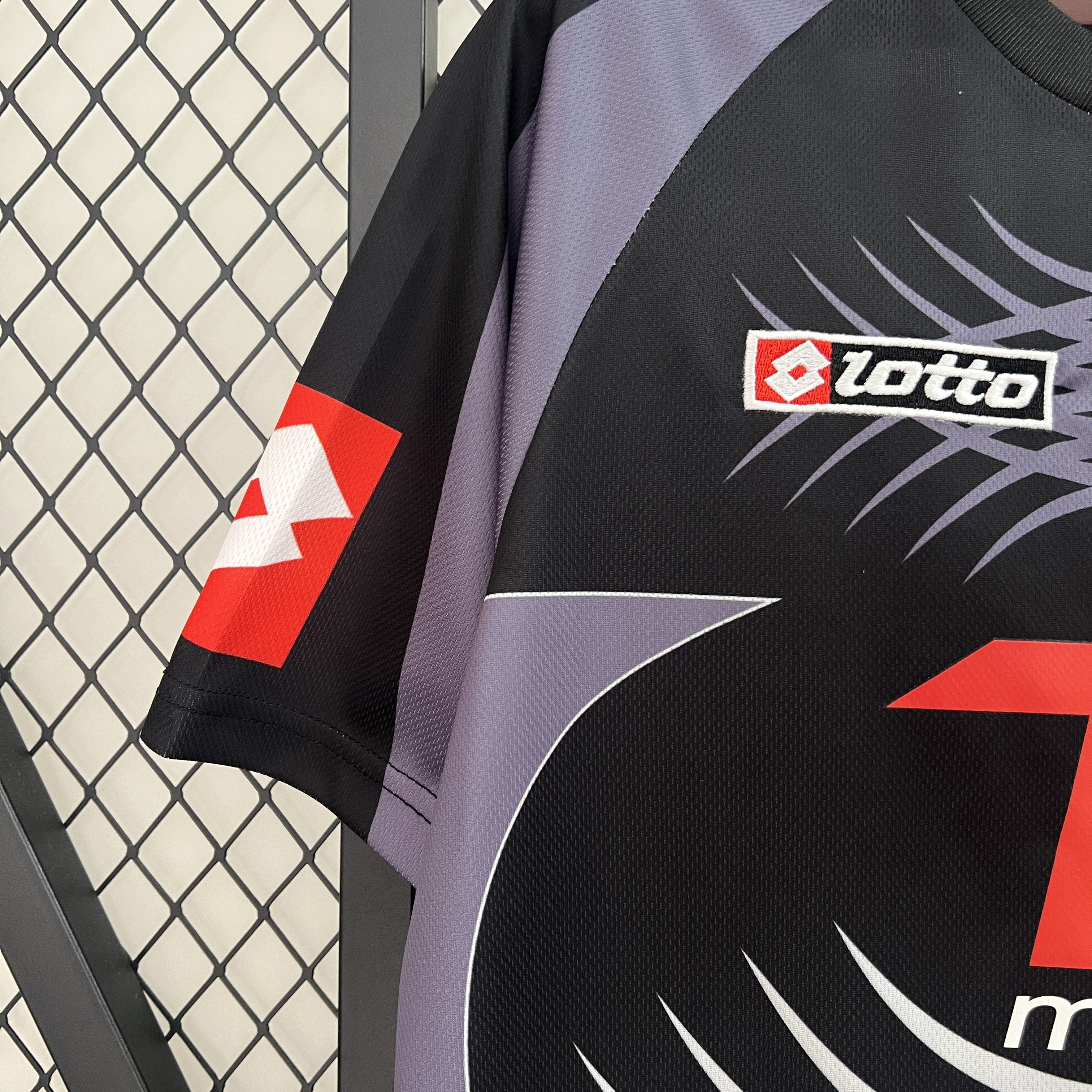 AlphaJersey-Retro Juventus 2001-02 Black Goalkeeper Jersey