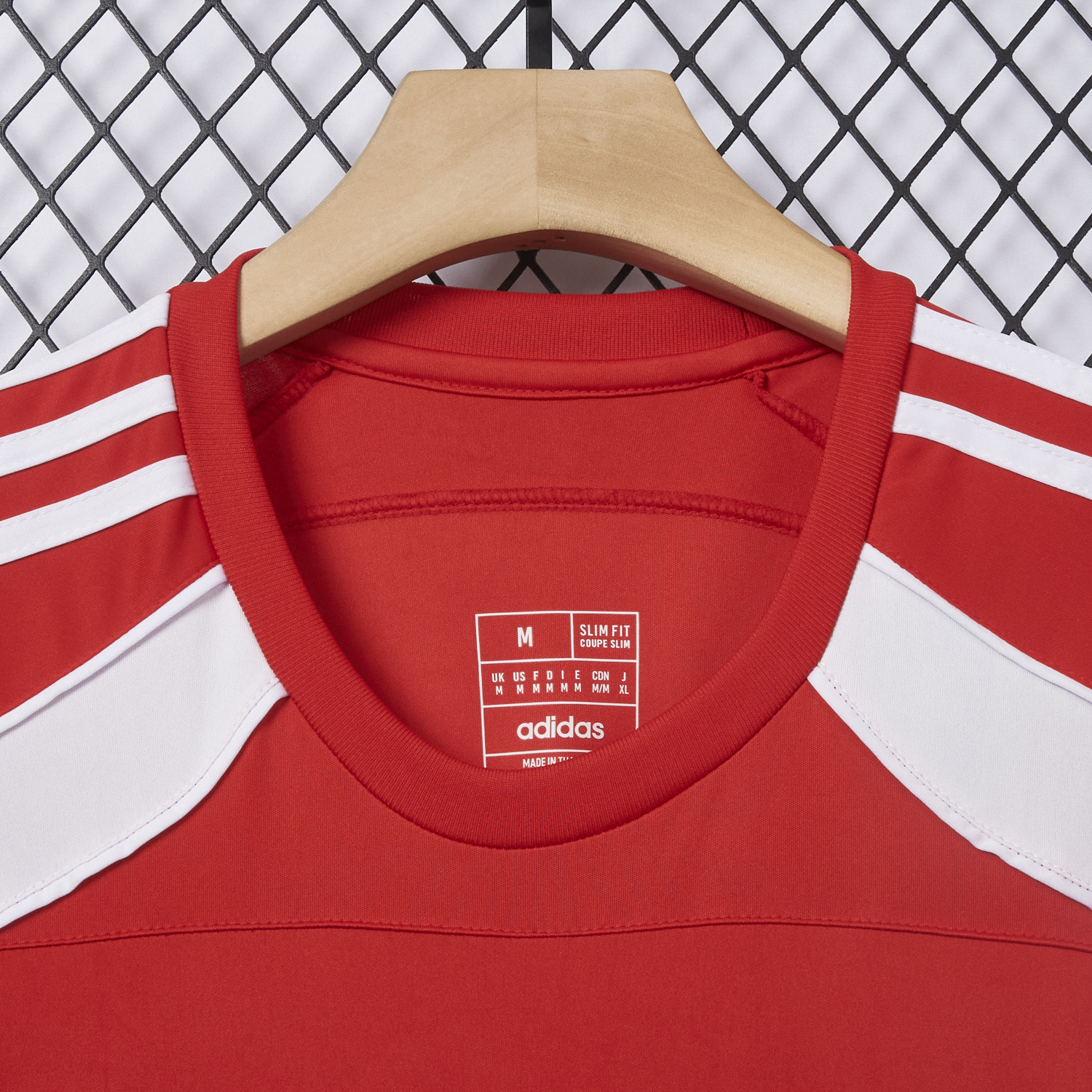 AlphaJersey-Bayern Munich 25-26 Red Urban Purist T-Shirt - Fans Version