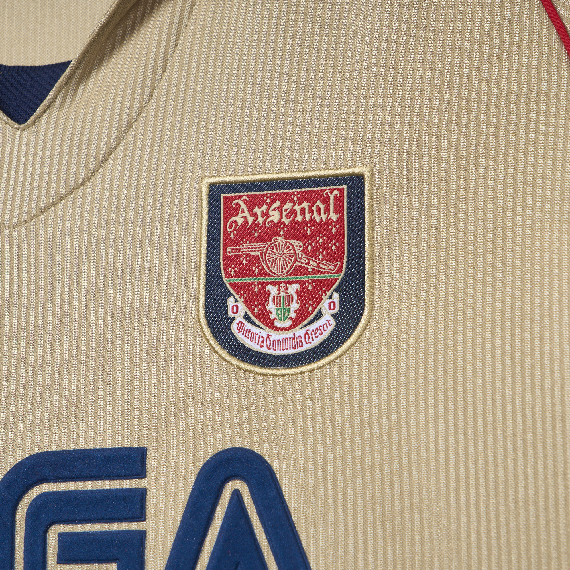 AlphaJersey-Retro Arsenal 2001-02 Away Stadium Jersey