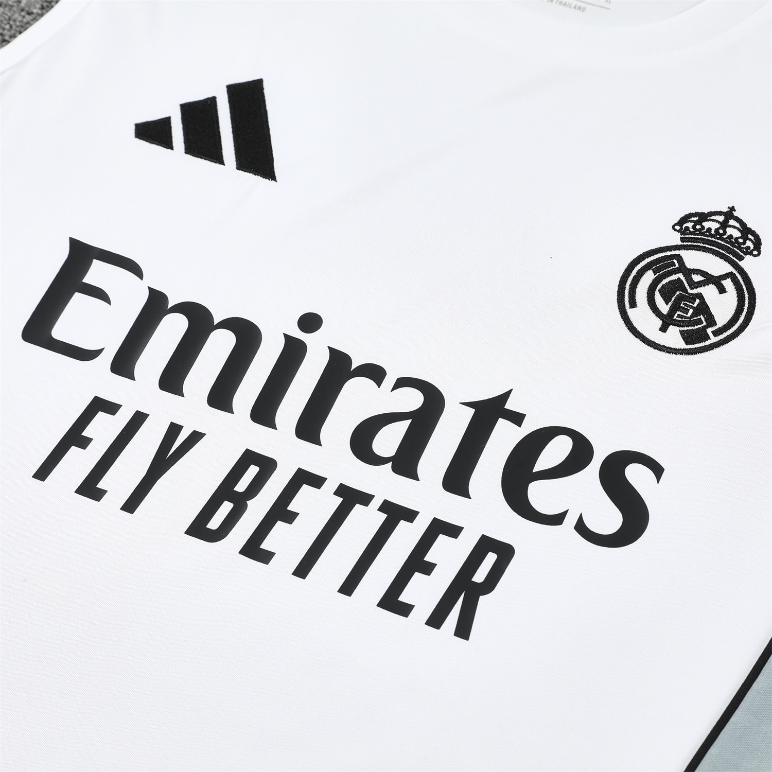 AlphaJersey-Real Madrid 25-26 Vest Training Set - Grey And White Vest & Black Shorts