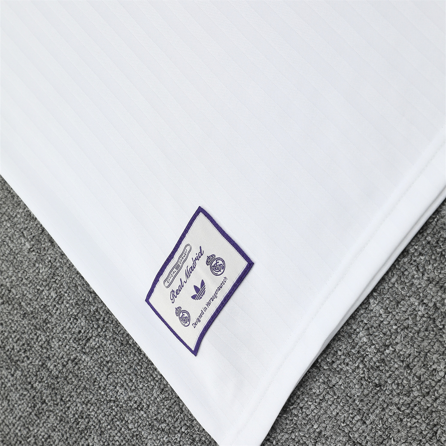 AlphaJersey-Real Madrid 25-26 Short-Sleeve Training Set - Purple And White Top & Purple Shorts