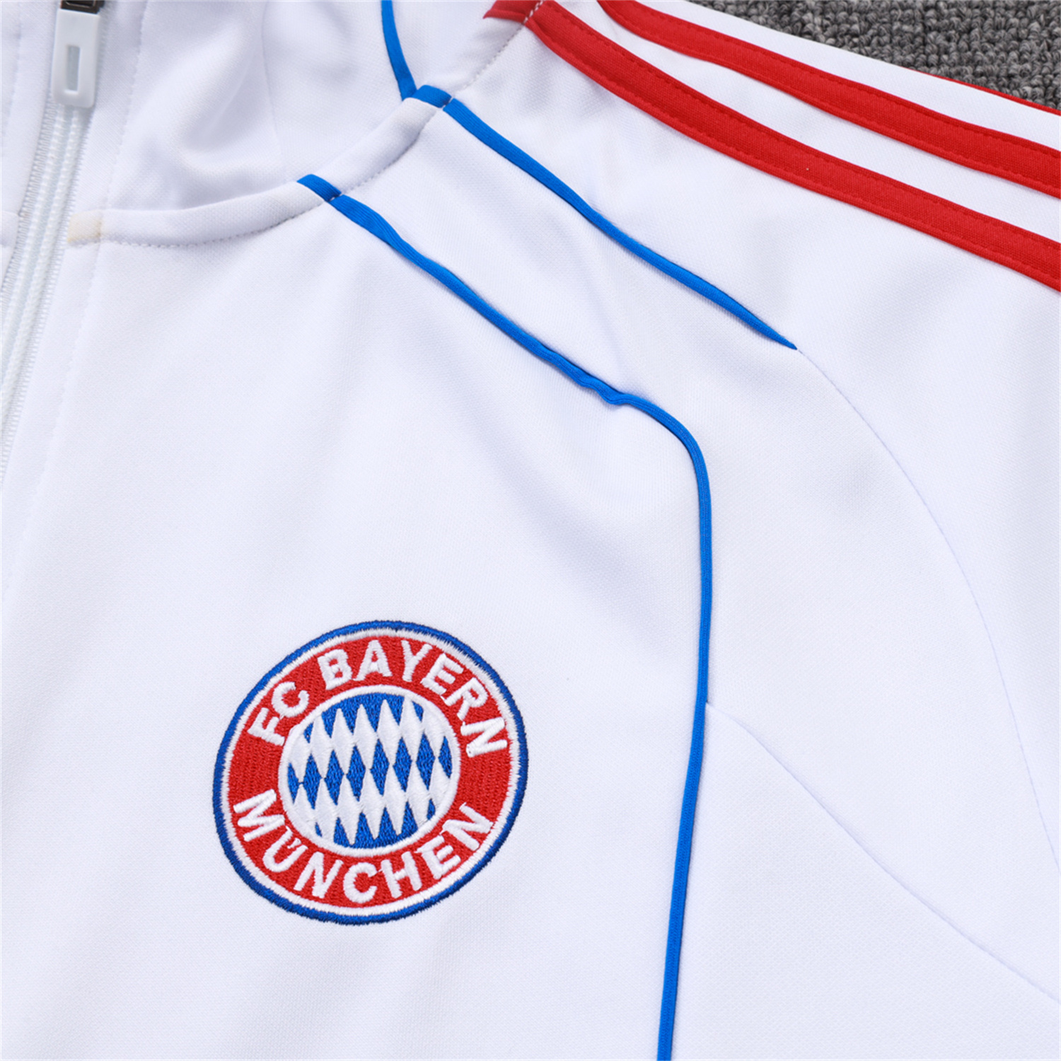 AlphaJersey-Bayern Munich 25-26 Jacket Training Tracksuit - White Throwback Jackets & Grey Pants