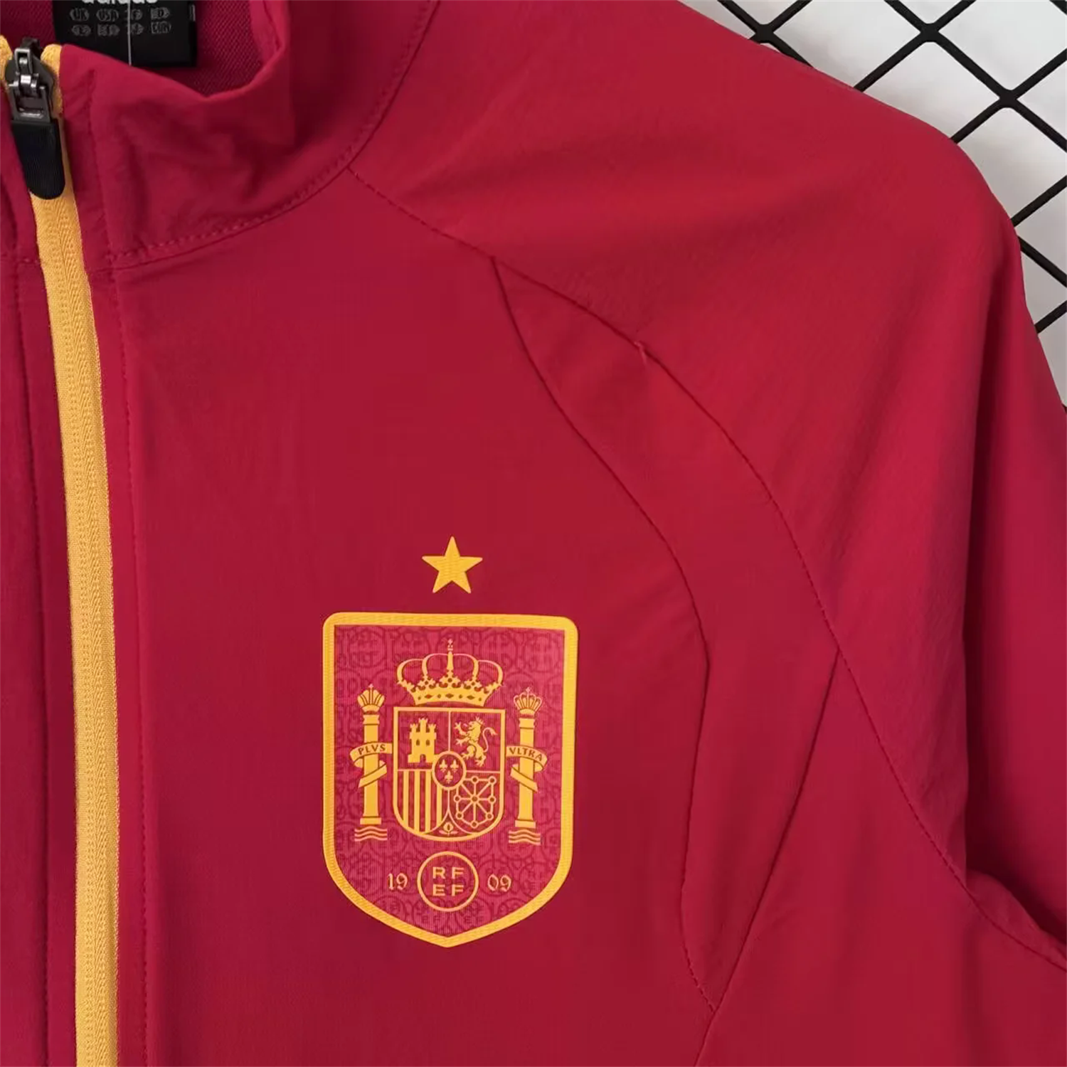 AlphaJersey-Spain 2026 Windbreaker Training Set - Red Top and Black Pants