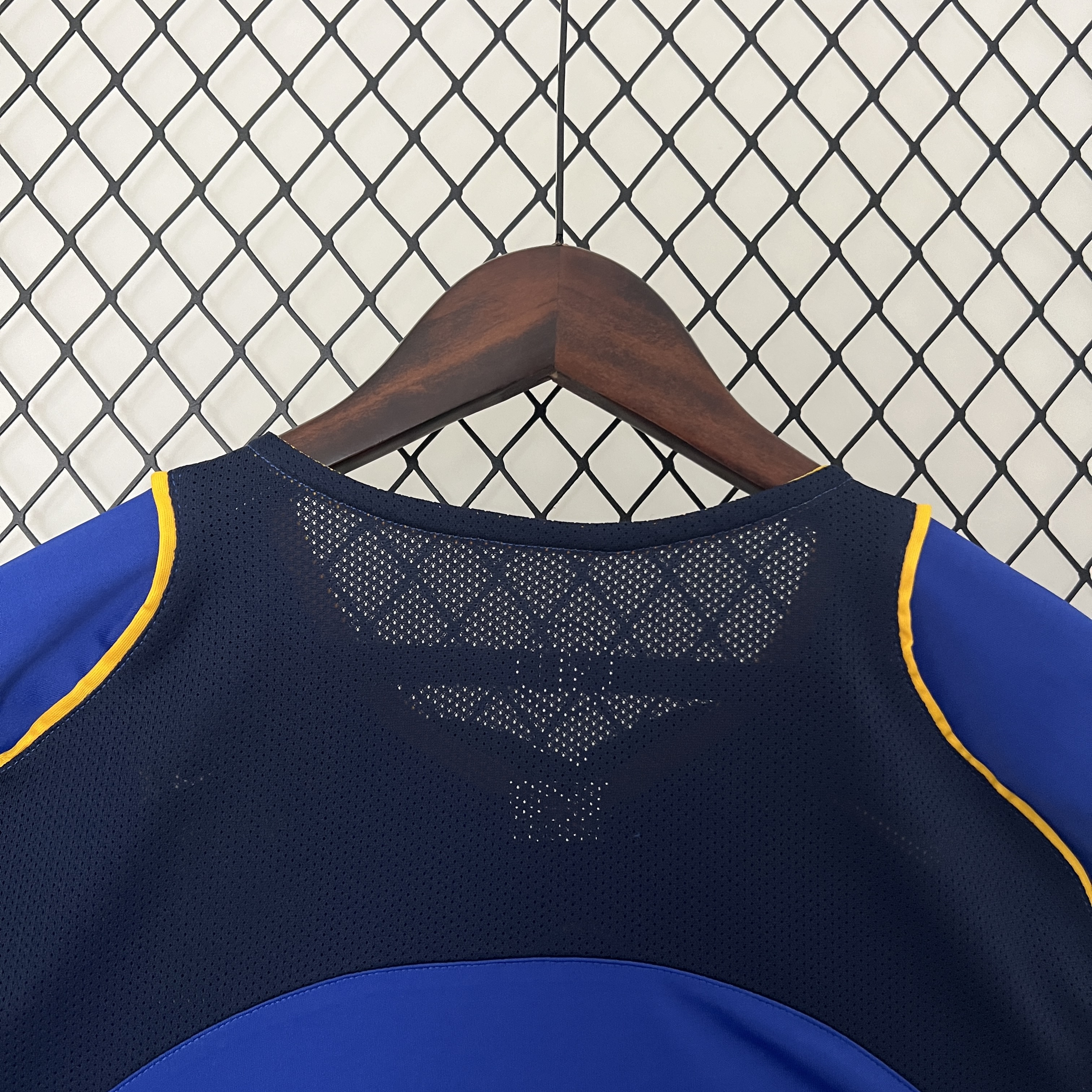AlphaJersey-Retro Juventus 2004-05 Away Stadium Jersey