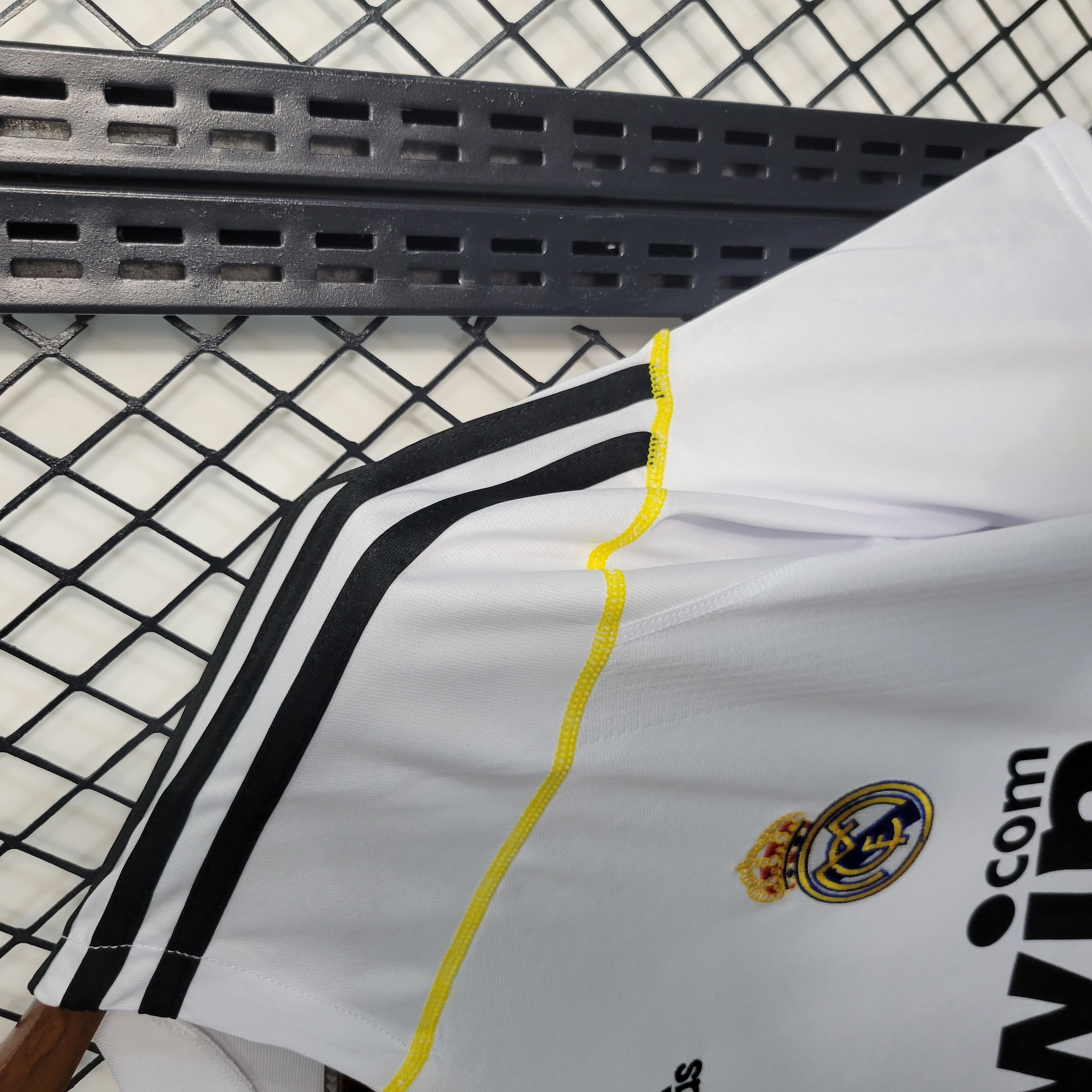 AlphaJersey-Retro Real Madrid 09-10 Home Stadium Jersey