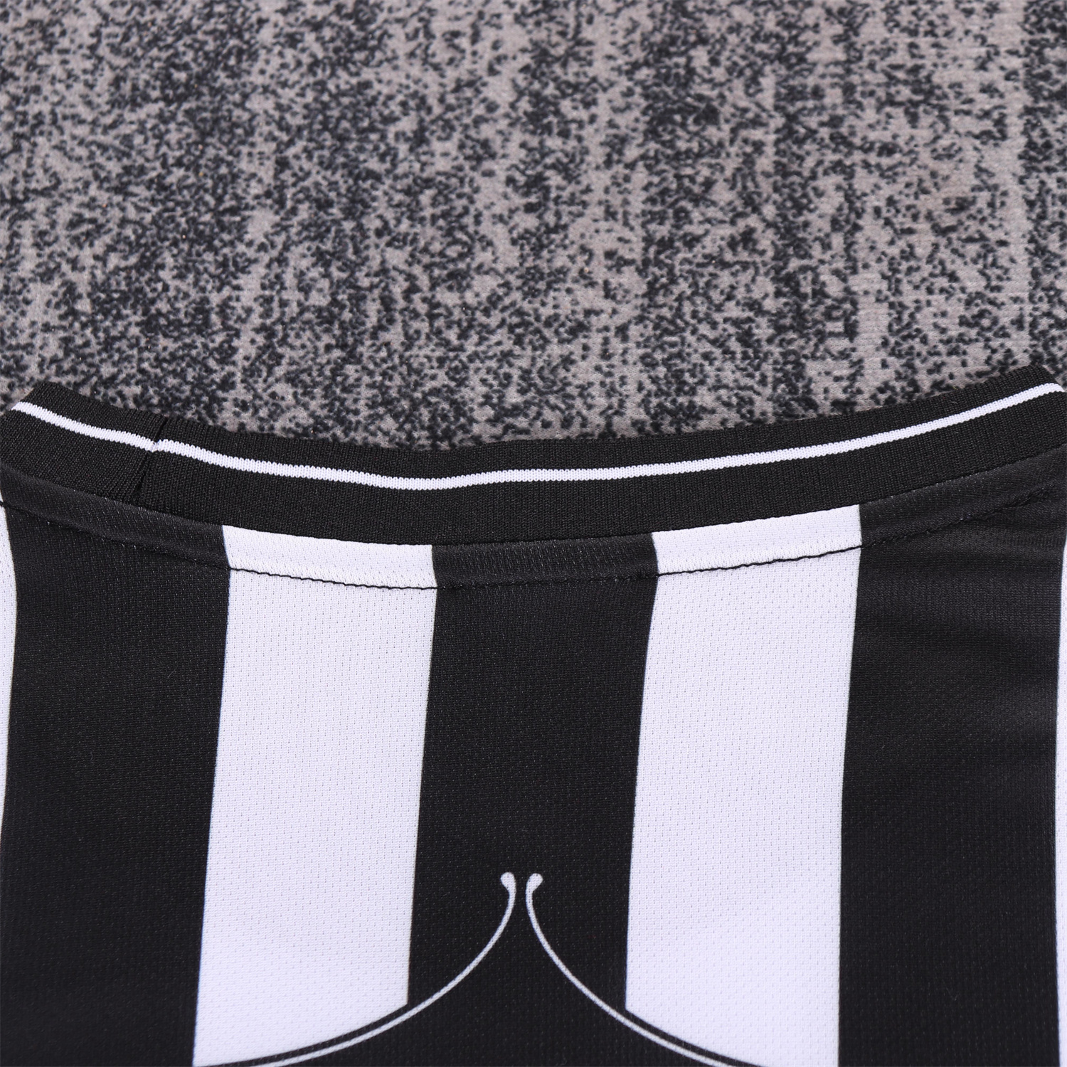 AlphaJersey-Retro Newcastle United 1997-99 Home Kids Kit
