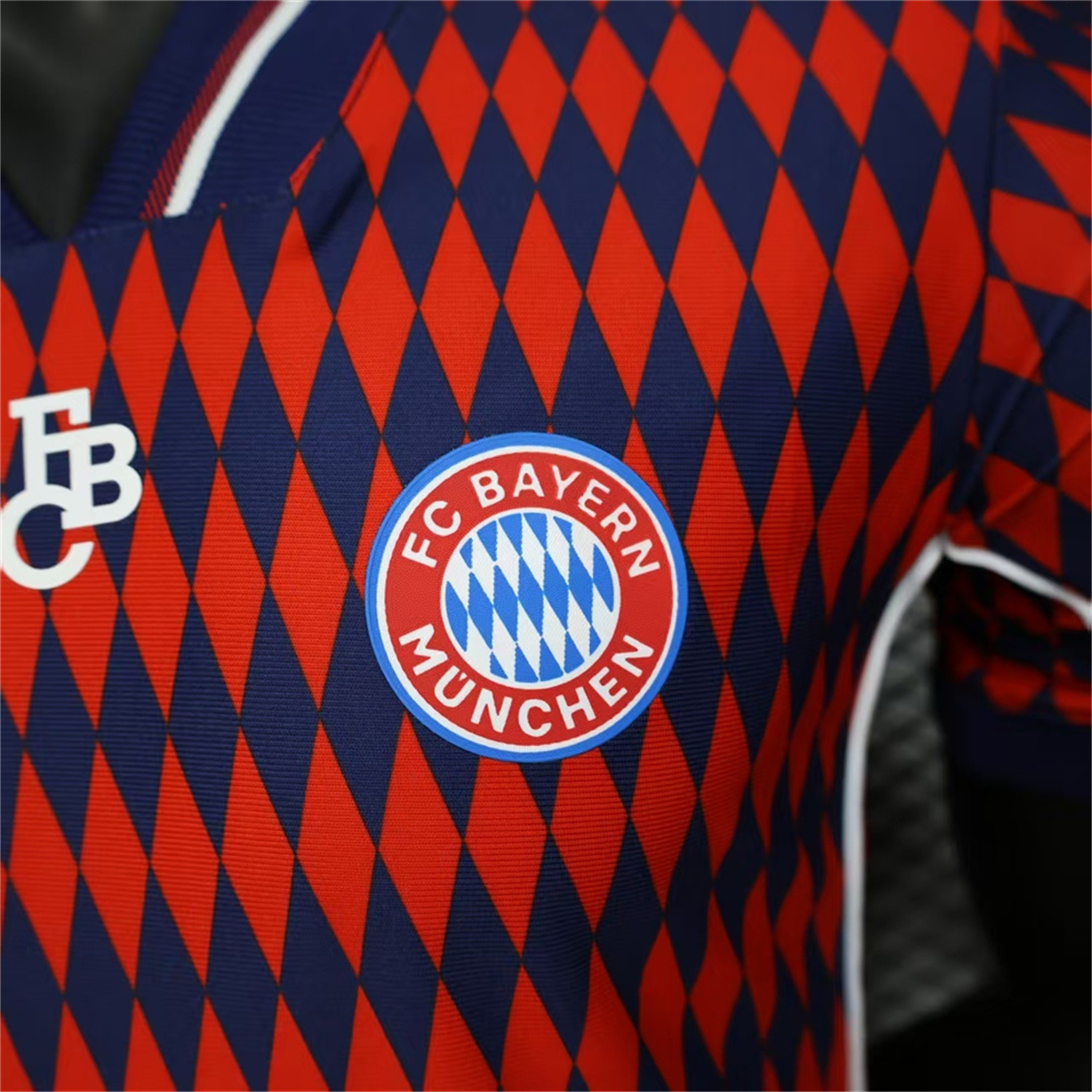 AlphaJersey-Bayern Munich 25-26 Trefoil Retro Style Red And Deep Blue Jersey - Player Version