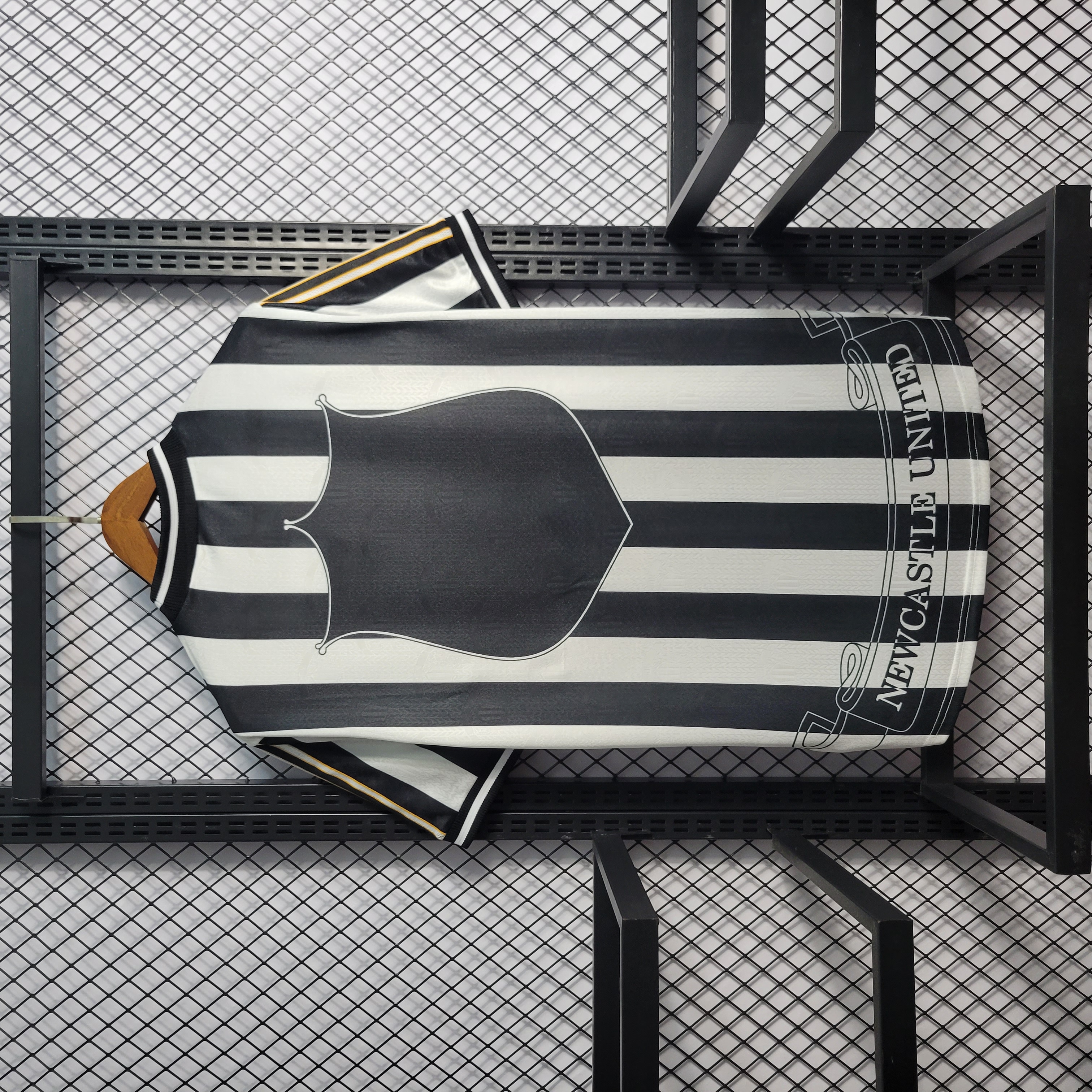 AlphaJersey-Retro Newcastle United 1997-99 Home Stadium Jersey
