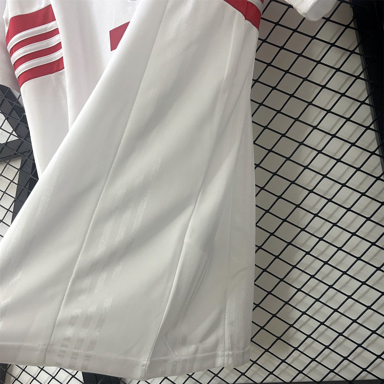 AlphaJersey-Retro Benfica 1997-99 European Away Jersey