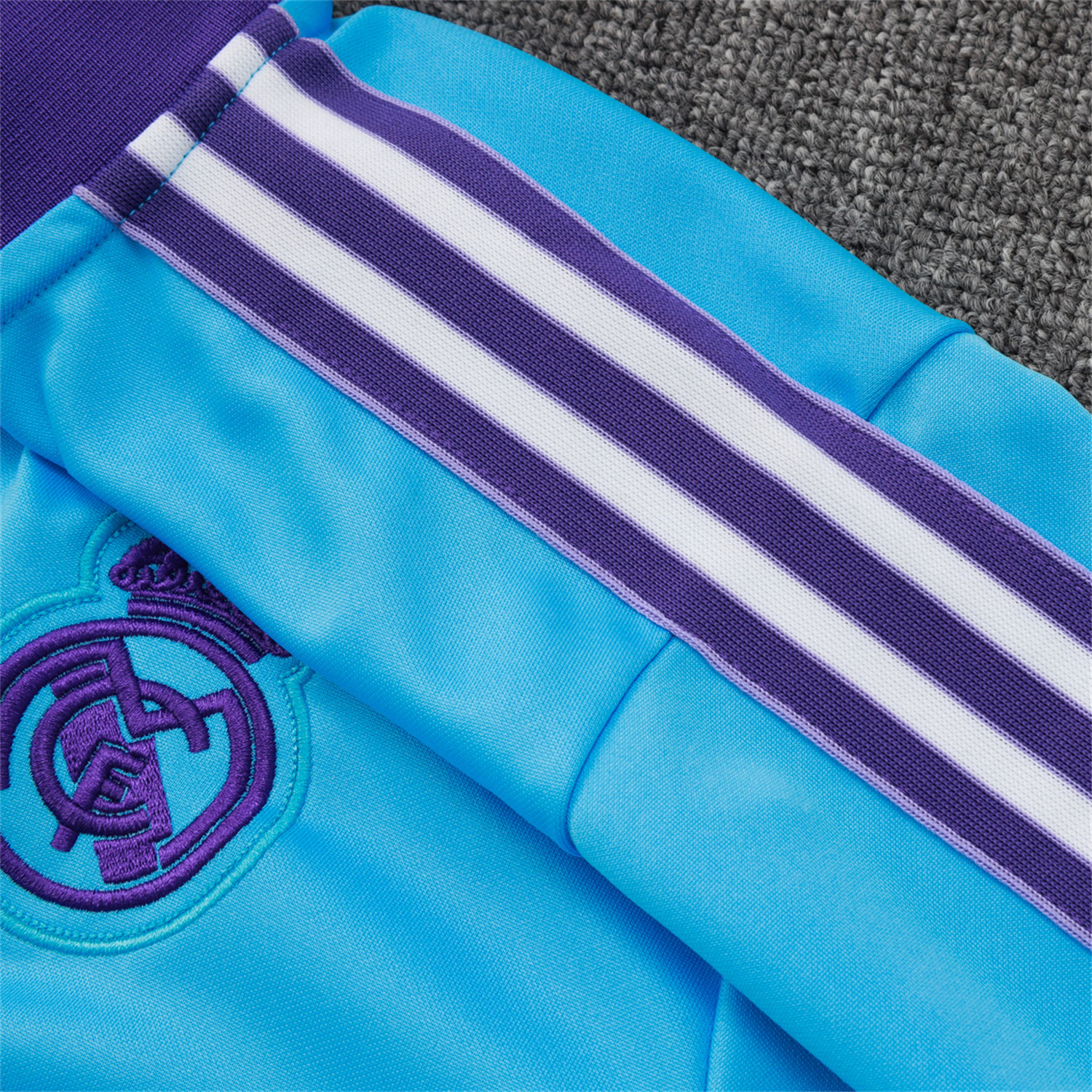 AlphaJersey-Real Madrid 25-26 Throwback Trefoil Jacket Training Tracksuit - Blue Jackets & Purple Pants