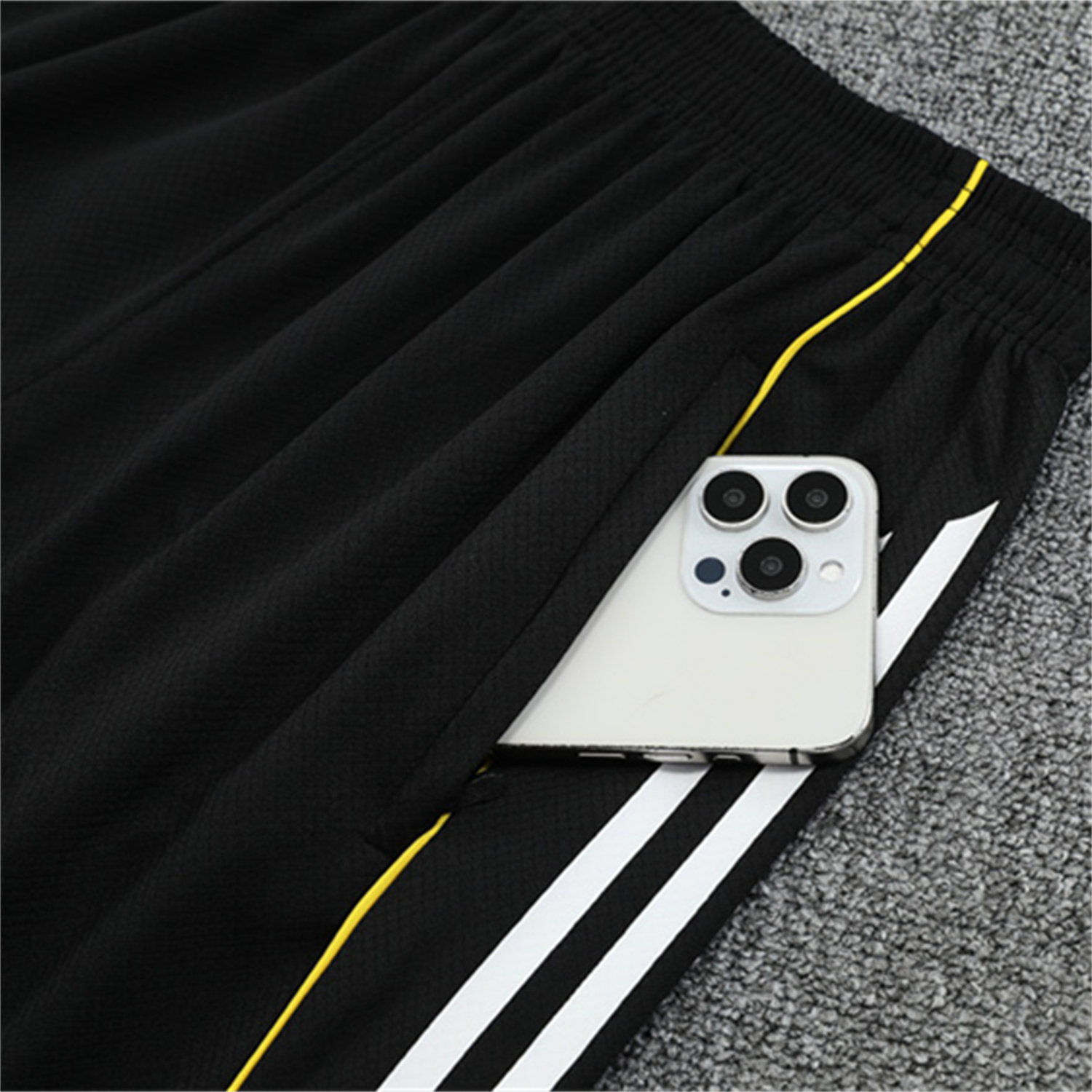 AlphaJersey-Real Madrid 25-26 Kids Short-Sleeve Training Set - Yellow Line Black Top and Black Shorts