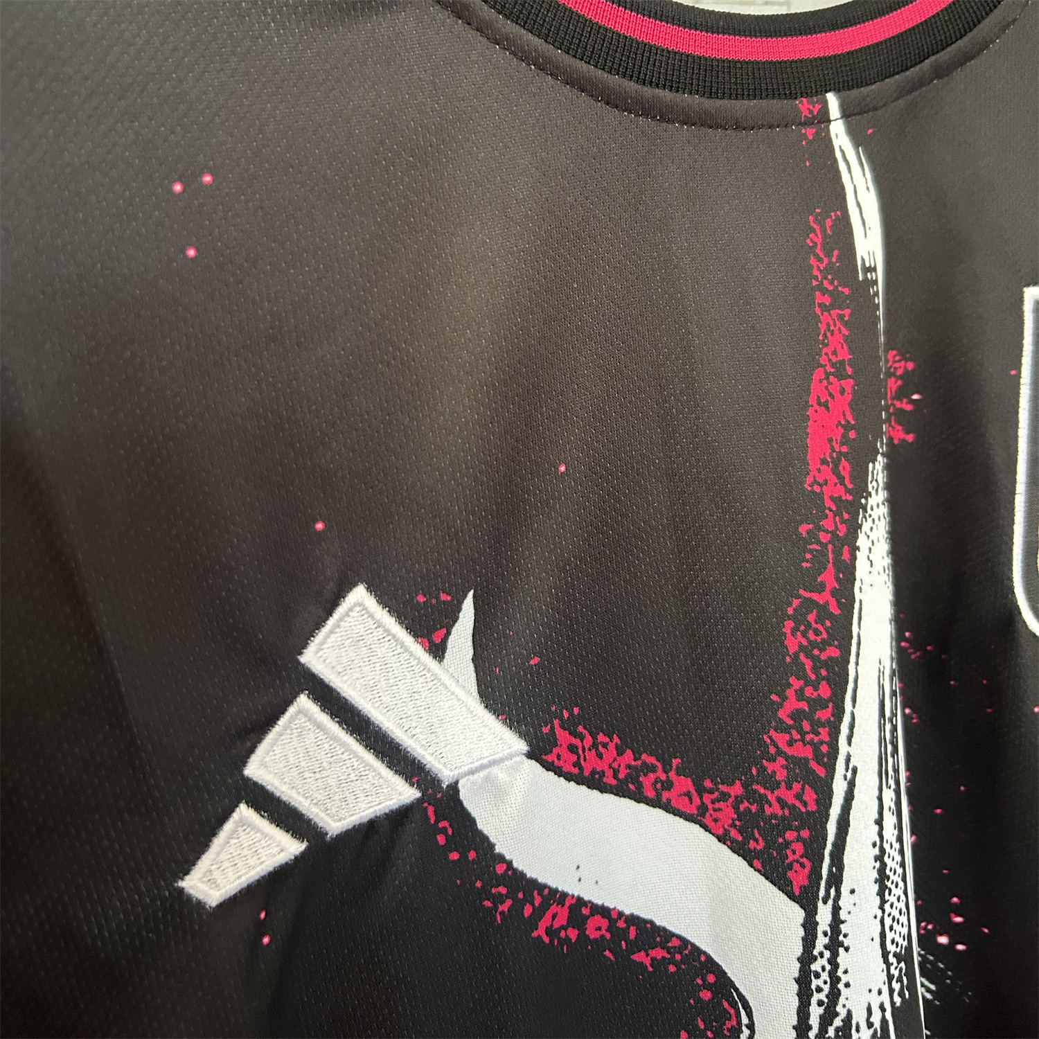 AlphaJersey-Japan 25-26 Red Ghost Face Mask Black Special Jersey - Fans Version