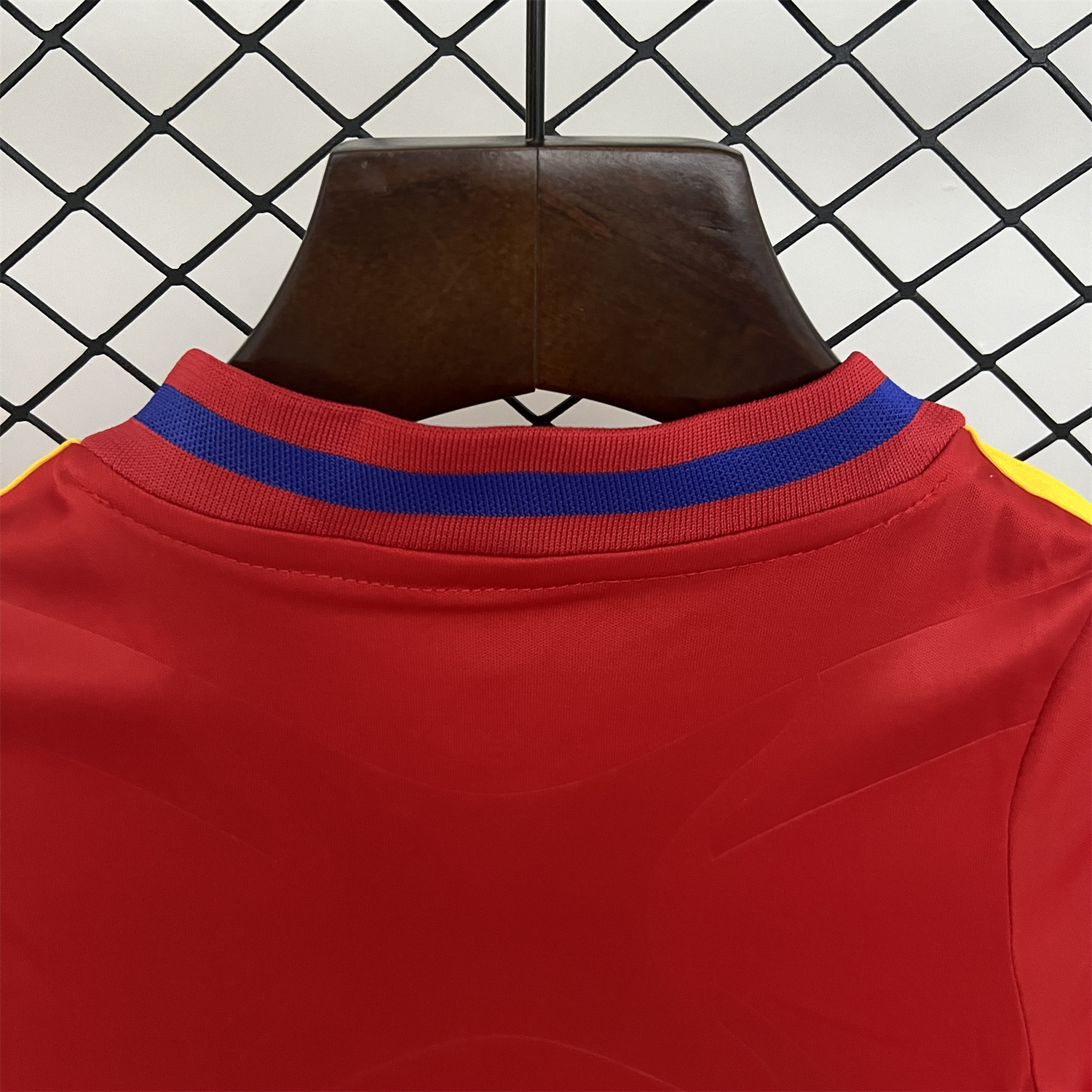 AlphaJersey-Retro Spain 2010 Home Kids Kit