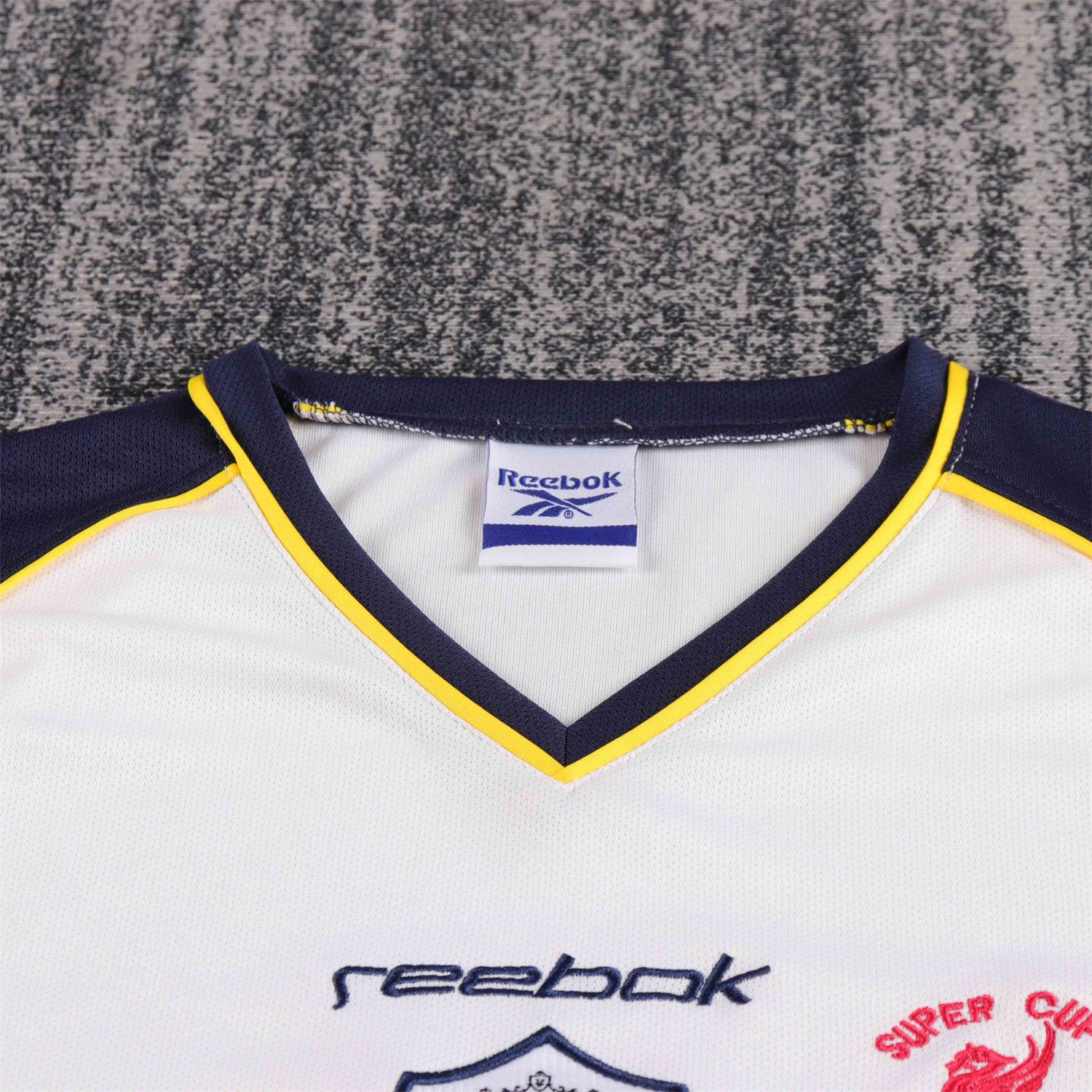 AlphaJersey-Retro Liver.pool 2001-02 Away Kids Kit