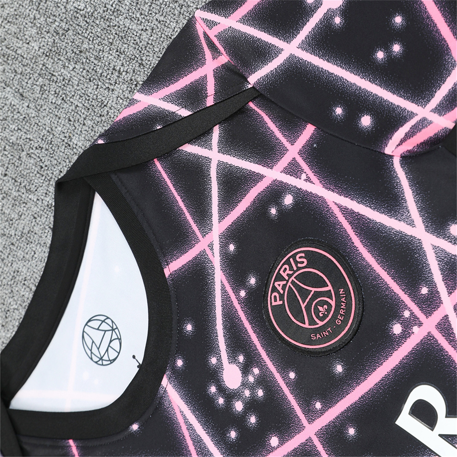 AlphaJersey-Paris Saint-Germain PSG 25-26 Short-Sleeve Training Set - Pink Fluorescent Rays Black Top & Black Shorts