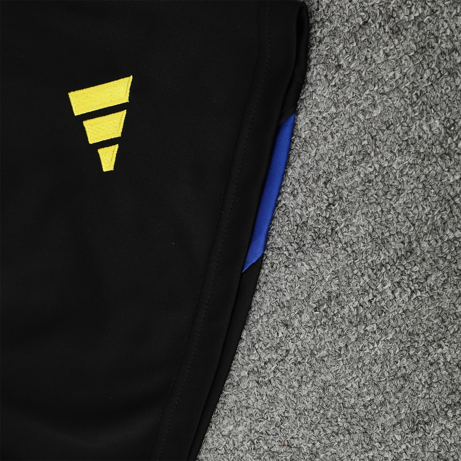 AlphaJersey-Manchester United 25-26 Vest Training Set - Black And Light Grey Vest & Black Shorts