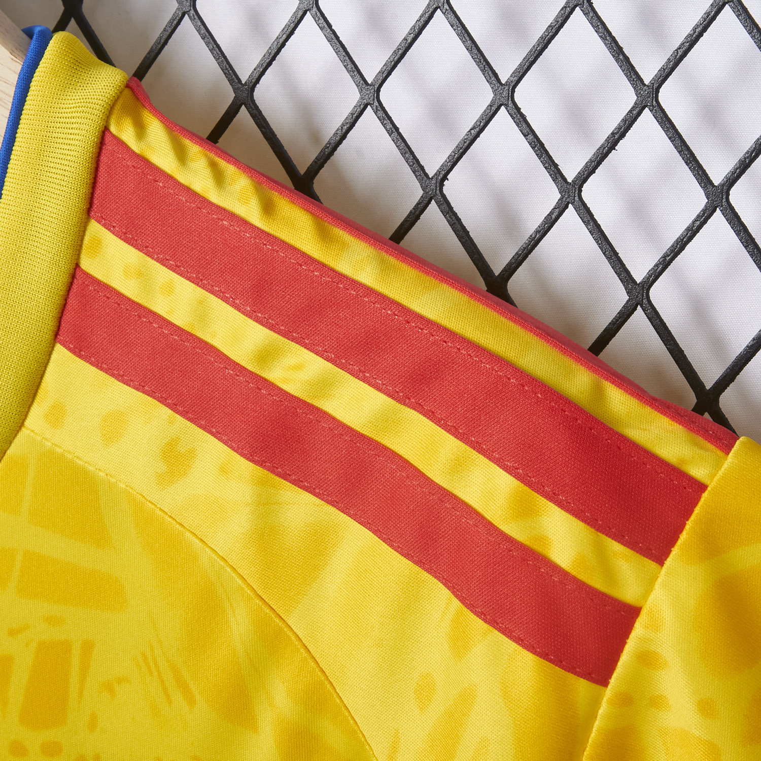 AlphaJersey-Women's Colombia 2026 Home Cropped Jersey