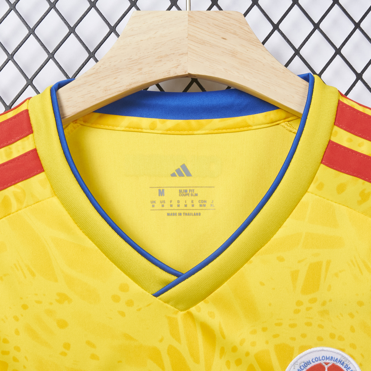 AlphaJersey-Women's Colombia 2026 Home Cropped Jersey