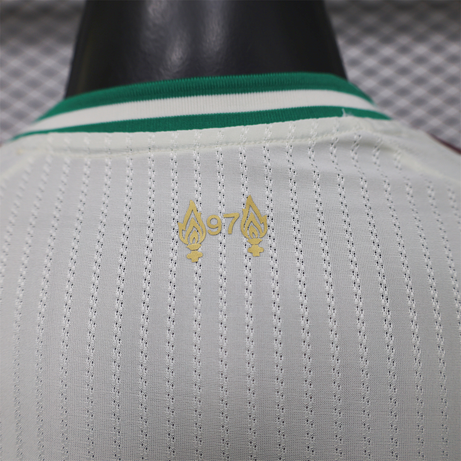 AlphaJersey-Liver.pool 25-26 Gold Lines Retro Casual Style White Jersey - Player Version