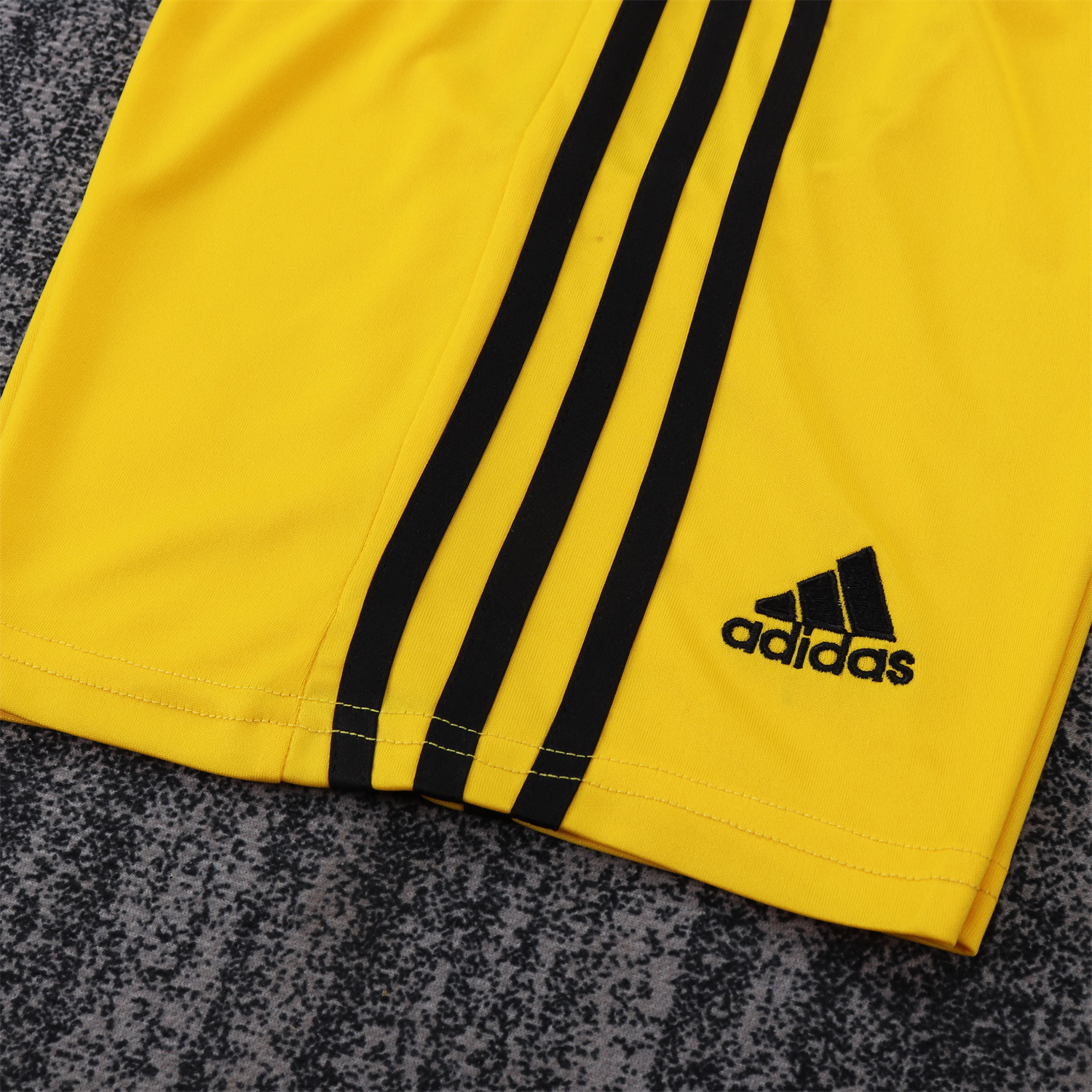 AlphaJersey-Retro Real Madrid 2011-12 Yellow Goalkeeper Kids Kit