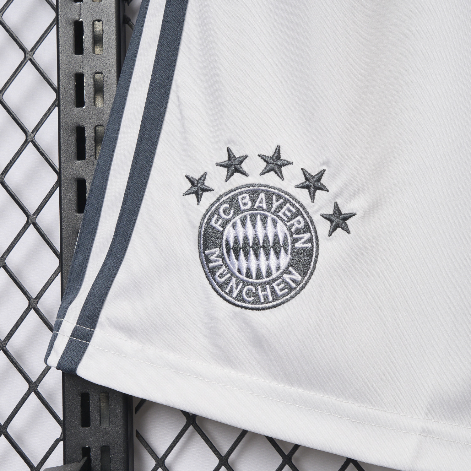 AlphaJersey-Bayern Munich 25-26 Away Shorts - Fans Version